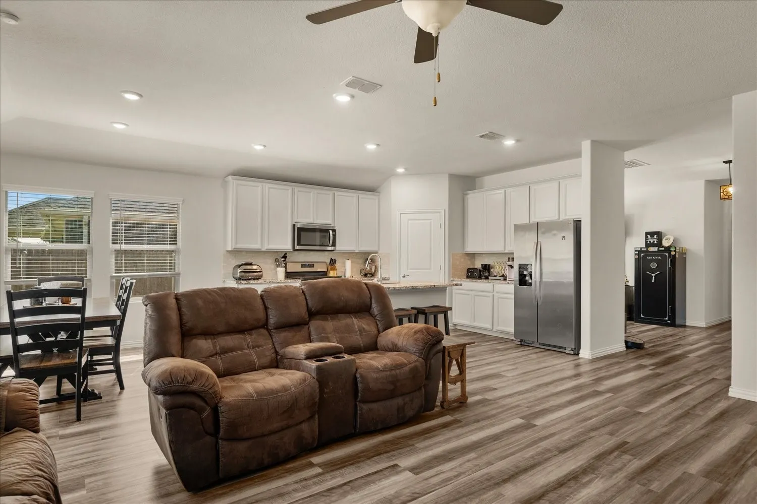 Single Family Residence For Sale in Collin County , 756 Cascade Lane, Princeton, Texas 75407, 4 Bedroom, 3 Bathroom, 2 Garage spaces, 2,263 Sqft, built in 2020, mls#21371123, Real Estate Agent in Princeton, Homes For Sale in Collin county, Homes For Sale in Princeton, Realtor in Princeton Texas, Real Estate Brokerage Independent Realty Texas, Luminita Cordes Realtor