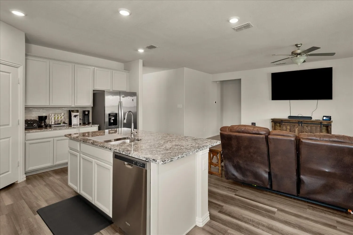 Single Family Residence For Sale in Collin County , 756 Cascade Lane, Princeton, Texas 75407, 4 Bedroom, 3 Bathroom, 2 Garage spaces, 2,263 Sqft, built in 2020, mls#21371123, Real Estate Agent in Princeton, Homes For Sale in Collin county, Homes For Sale in Princeton, Realtor in Princeton Texas, Real Estate Brokerage Independent Realty Texas, Luminita Cordes Realtor