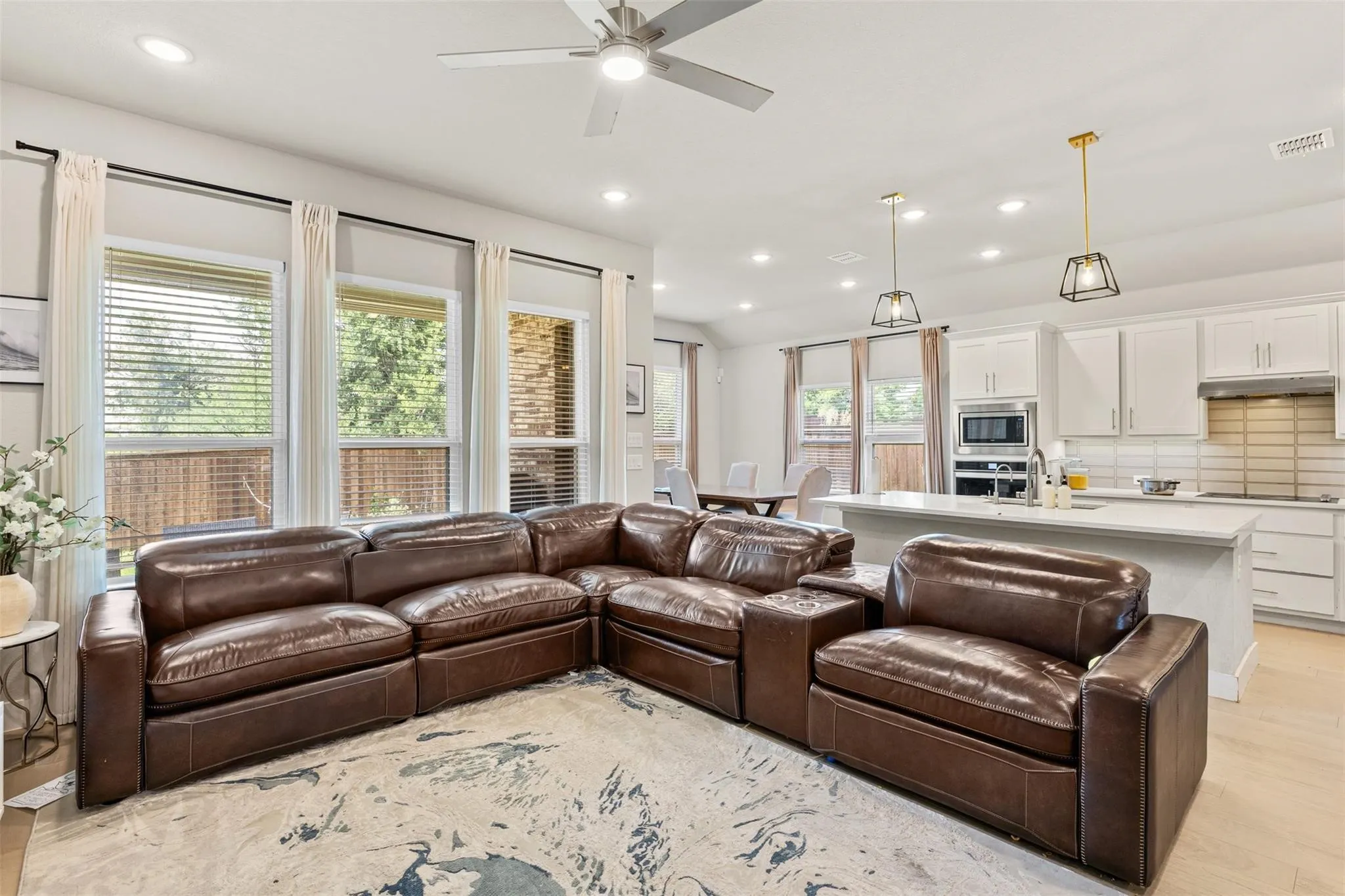 Single Family Residence For Sale in Dallas County , 5839 Heatherwood Loop, Sachse, Texas 75048, 4 Bedroom, 3 Bathroom, 3 Garage spaces, 2,633 Sqft, built in 2022, mls#21368440, Real Estate Agent in Sachse, Homes For Sale in Dallas county, Homes For Sale in Sachse, Realtor in Sachse Texas, Real Estate Brokerage Independent Realty Texas, Luminita Cordes Realtor