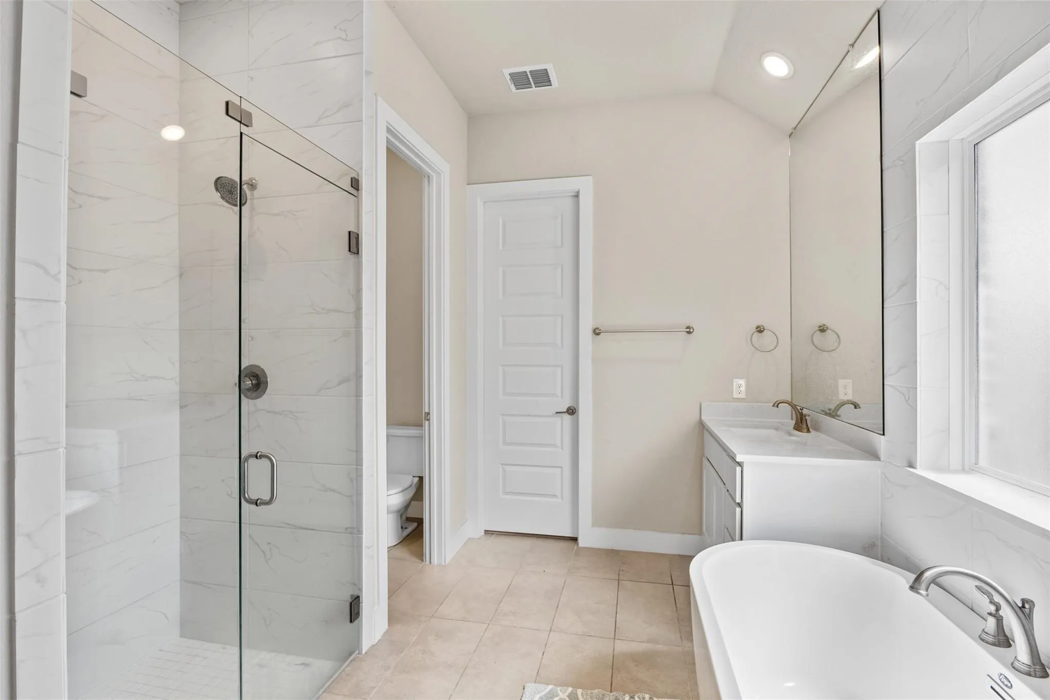 Single Family Residence For Sale in Dallas County , 5839 Heatherwood Loop, Sachse, Texas 75048, 4 Bedroom, 3 Bathroom, 3 Garage spaces, 2,633 Sqft, built in 2022, mls#21368440, Real Estate Agent in Sachse, Homes For Sale in Dallas county, Homes For Sale in Sachse, Realtor in Sachse Texas, Real Estate Brokerage Independent Realty Texas, Luminita Cordes Realtor