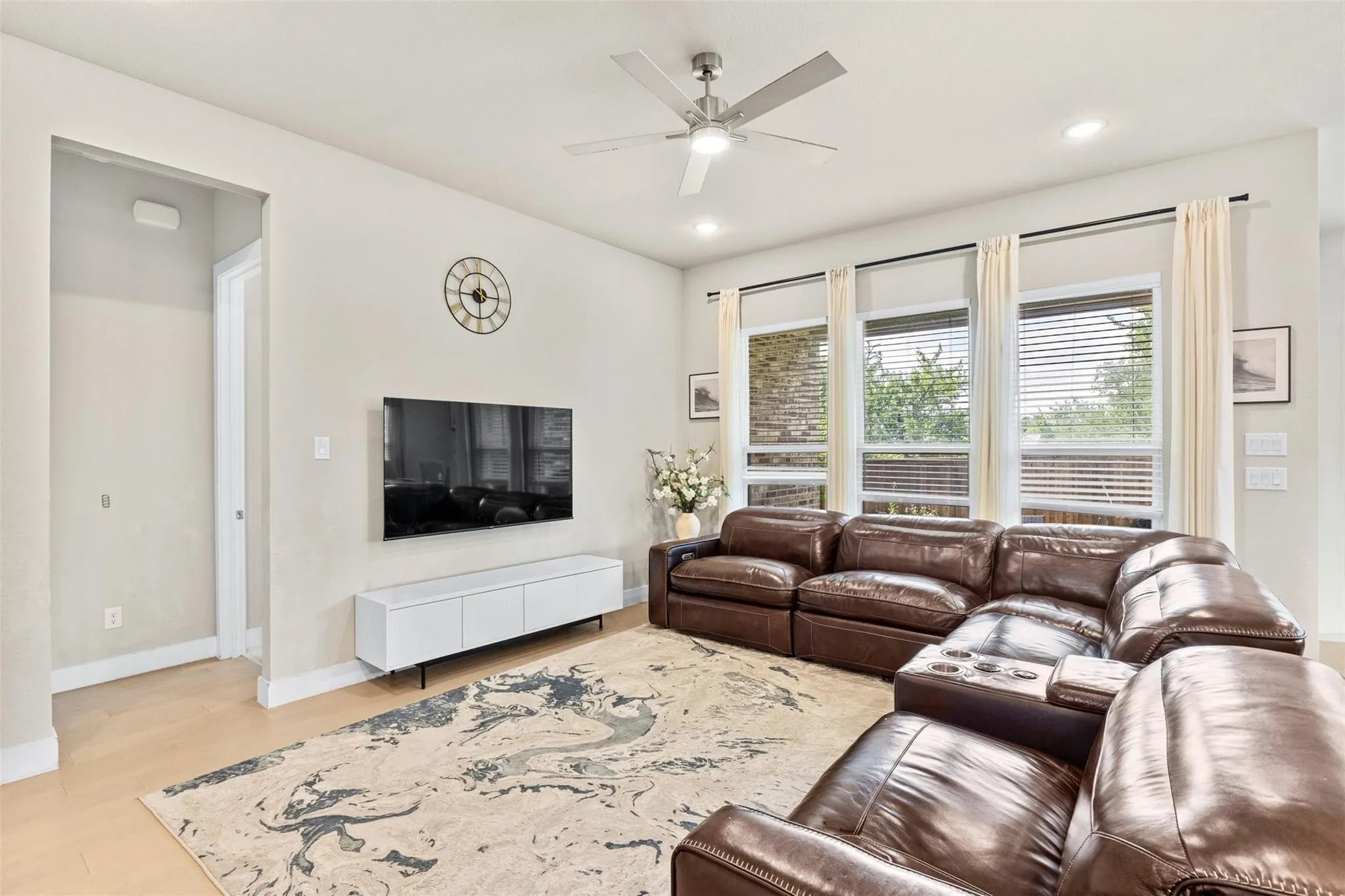 Single Family Residence For Sale in Dallas County , 5839 Heatherwood Loop, Sachse, Texas 75048, 4 Bedroom, 3 Bathroom, 3 Garage spaces, 2,633 Sqft, built in 2022, mls#21368440, Real Estate Agent in Sachse, Homes For Sale in Dallas county, Homes For Sale in Sachse, Realtor in Sachse Texas, Real Estate Brokerage Independent Realty Texas, Luminita Cordes Realtor