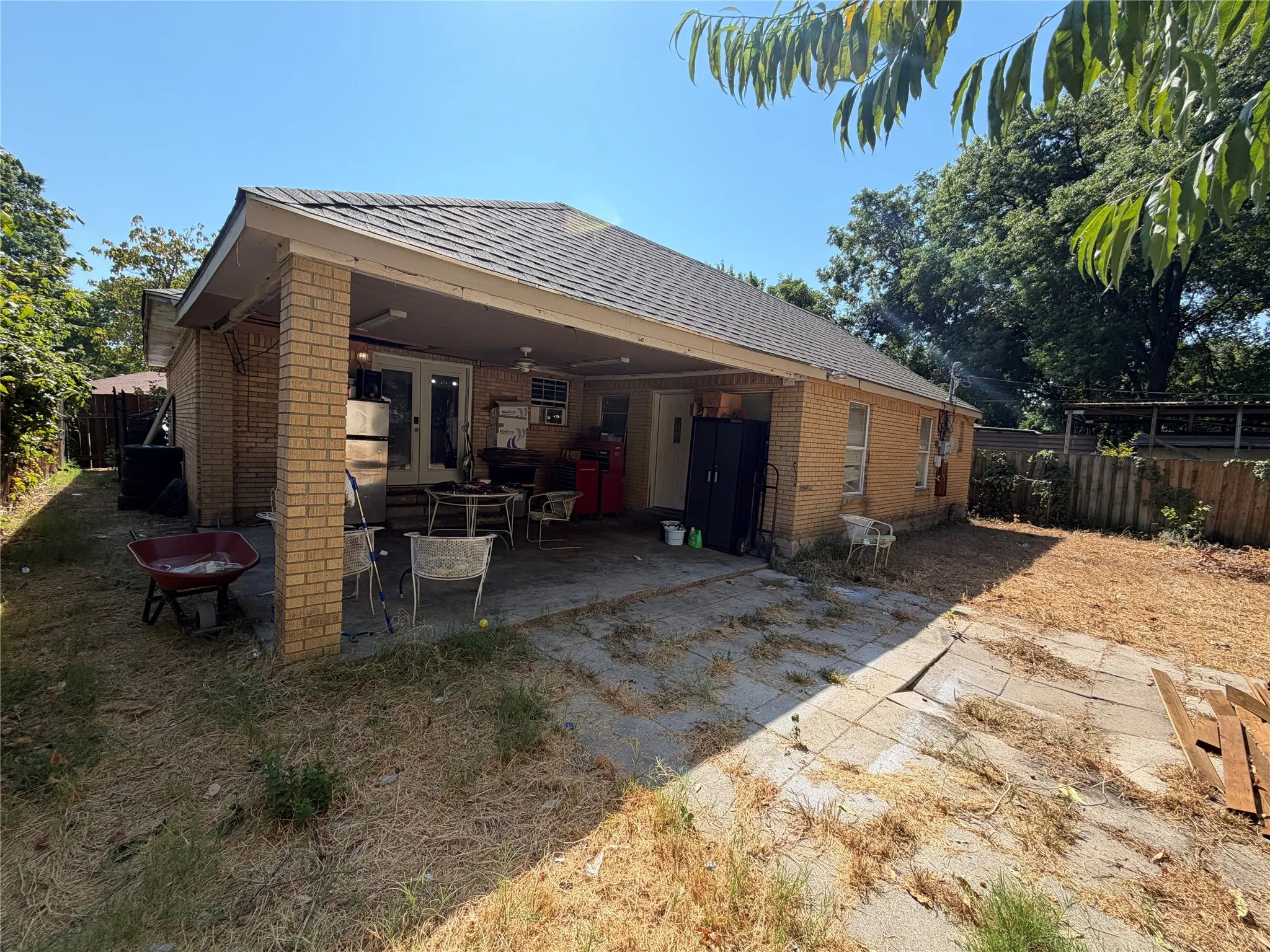 Single Family Residence For Sale in Dallas County , 1333 Springlake Drive, Dallas, Texas 75217, 4 Bedroom, 2 Bathroom, Garage spaces, 2,001 Sqft, built in 1955, mls#21371046, Real Estate Agent in Dallas, Homes For Sale in Dallas county, Homes For Sale in Dallas, Realtor in Dallas Texas, Real Estate Brokerage Independent Realty Texas, Luminita Cordes Realtor