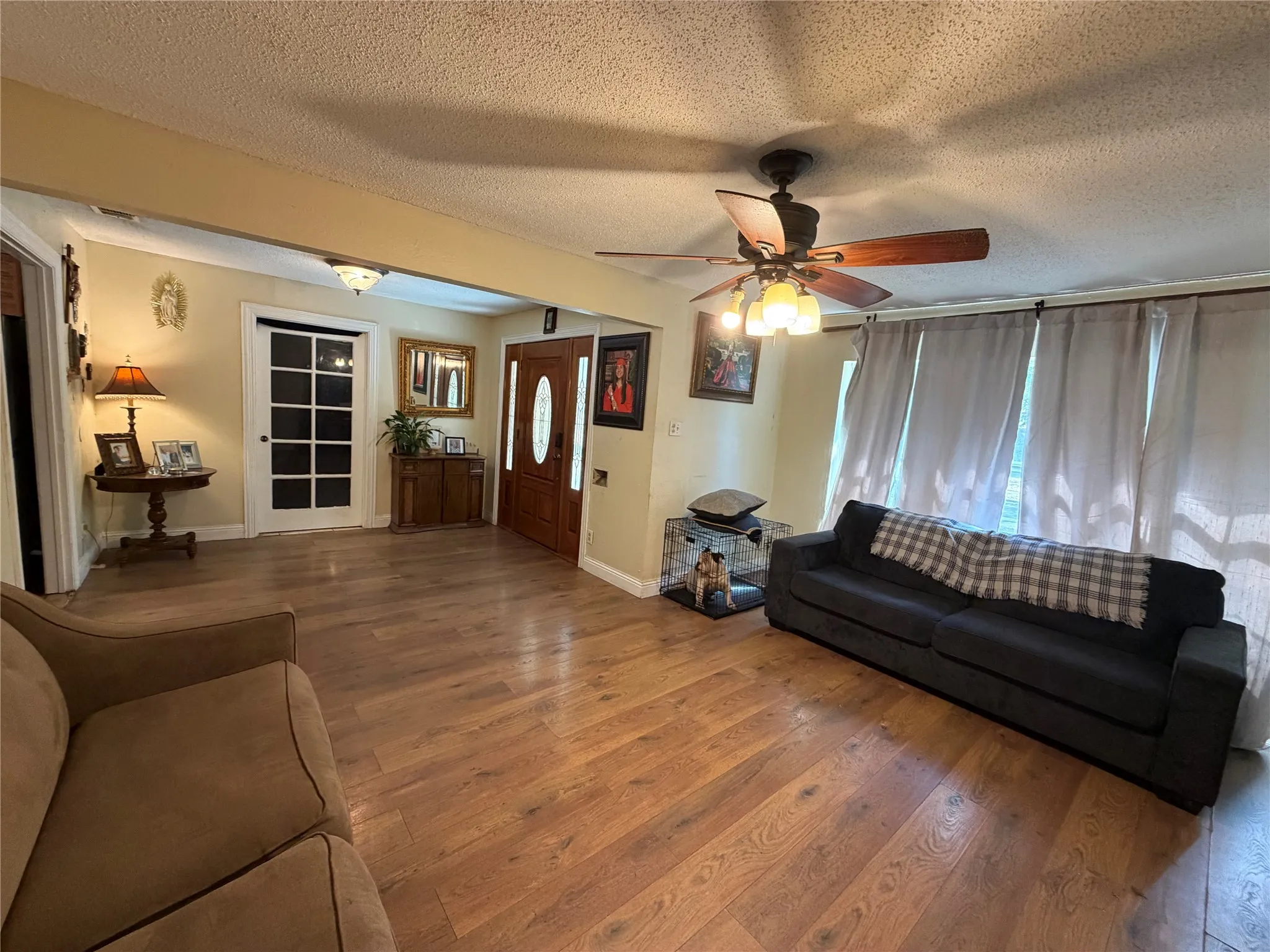 Single Family Residence For Sale in Dallas County , 1333 Springlake Drive, Dallas, Texas 75217, 4 Bedroom, 2 Bathroom, Garage spaces, 2,001 Sqft, built in 1955, mls#21371046, Real Estate Agent in Dallas, Homes For Sale in Dallas county, Homes For Sale in Dallas, Realtor in Dallas Texas, Real Estate Brokerage Independent Realty Texas, Luminita Cordes Realtor