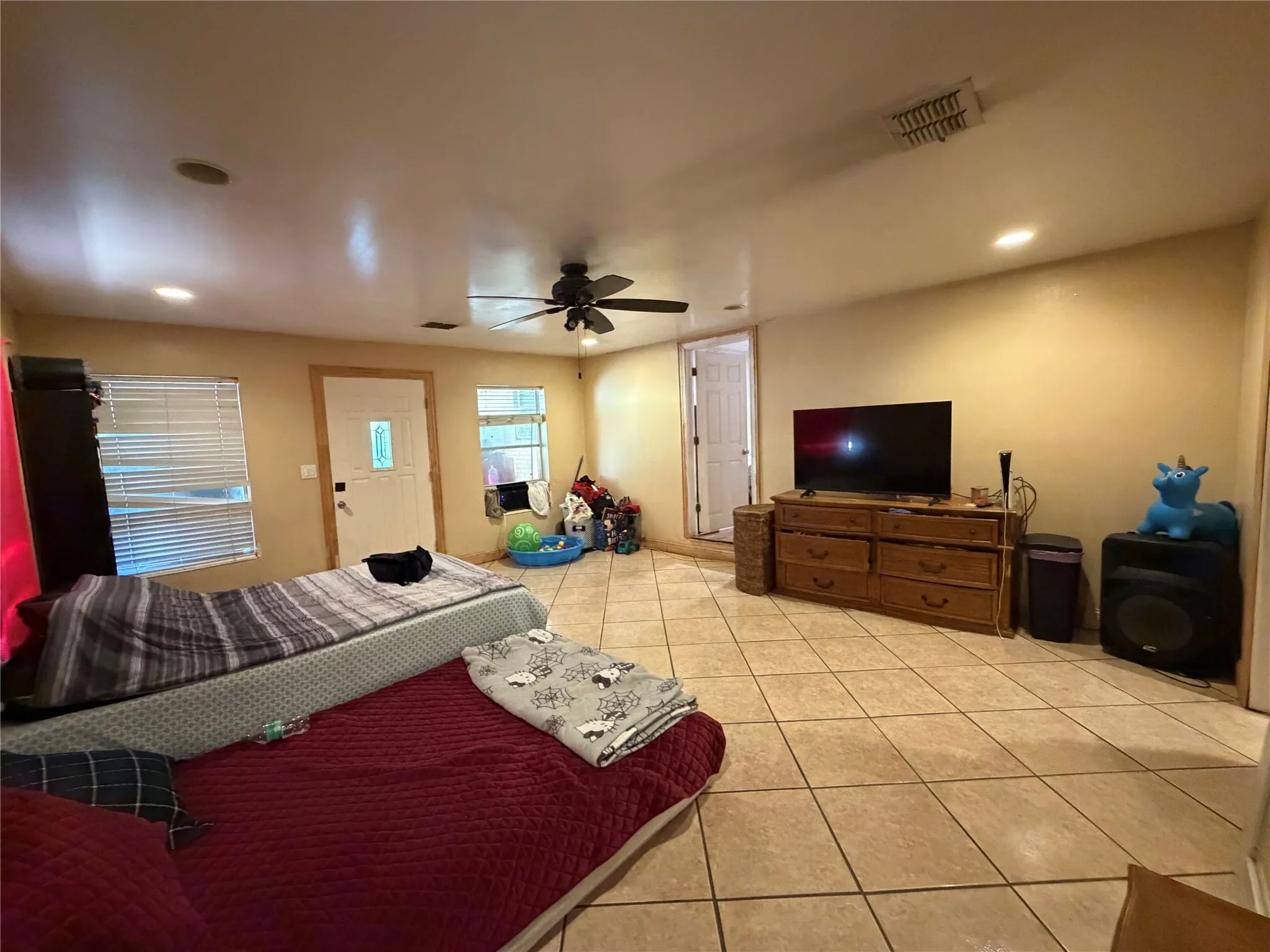 Single Family Residence For Sale in Dallas County , 1333 Springlake Drive, Dallas, Texas 75217, 4 Bedroom, 2 Bathroom, Garage spaces, 2,001 Sqft, built in 1955, mls#21371046, Real Estate Agent in Dallas, Homes For Sale in Dallas county, Homes For Sale in Dallas, Realtor in Dallas Texas, Real Estate Brokerage Independent Realty Texas, Luminita Cordes Realtor