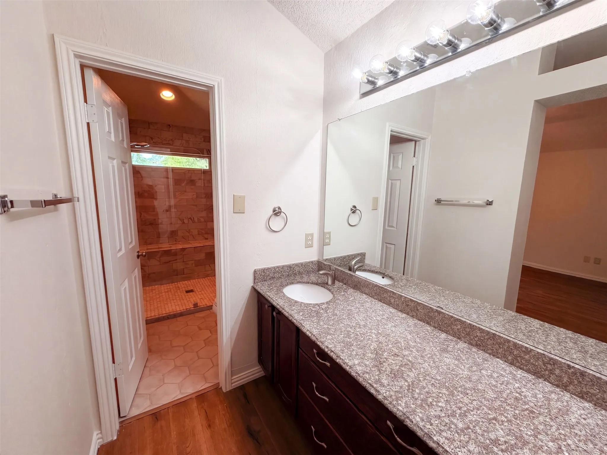 Single Family Residence For Sale in Dallas County , 301 Hillside Court, Garland, Texas 75043, 3 Bedroom, 2 Bathroom, 2 Garage spaces, 1,612 Sqft, built in 1985, mls#21371141, Real Estate Agent in Garland, Homes For Sale in Dallas county, Homes For Sale in Garland, Realtor in Garland Texas, Real Estate Brokerage Independent Realty Texas, Luminita Cordes Realtor