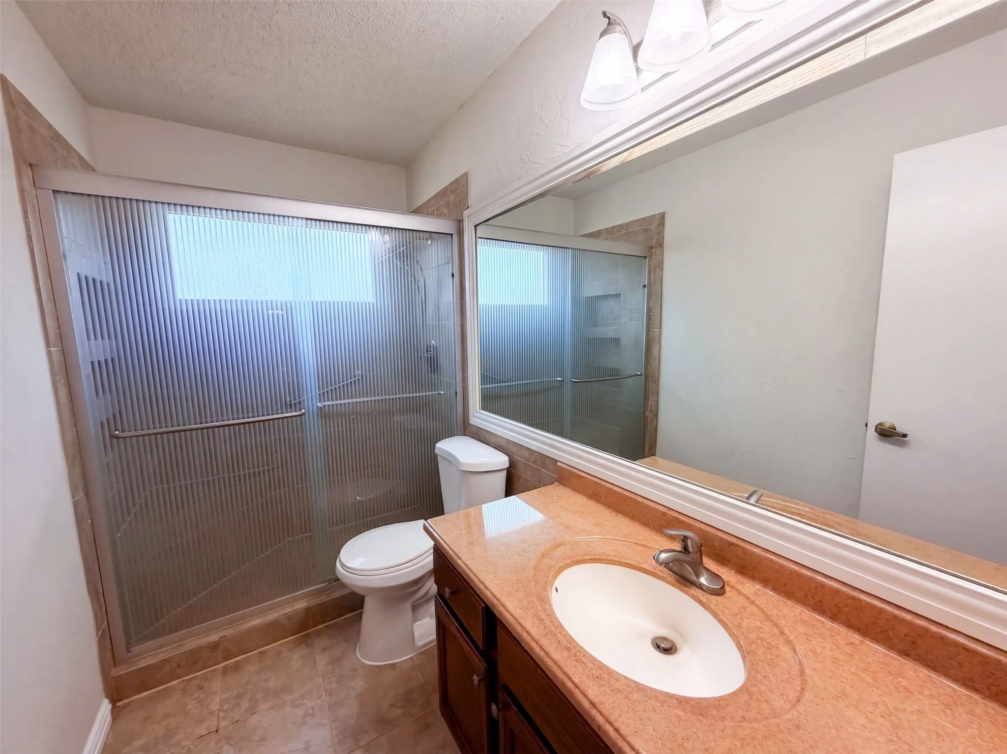 Single Family Residence For Sale in Dallas County , 301 Hillside Court, Garland, Texas 75043, 3 Bedroom, 2 Bathroom, 2 Garage spaces, 1,612 Sqft, built in 1985, mls#21371141, Real Estate Agent in Garland, Homes For Sale in Dallas county, Homes For Sale in Garland, Realtor in Garland Texas, Real Estate Brokerage Independent Realty Texas, Luminita Cordes Realtor