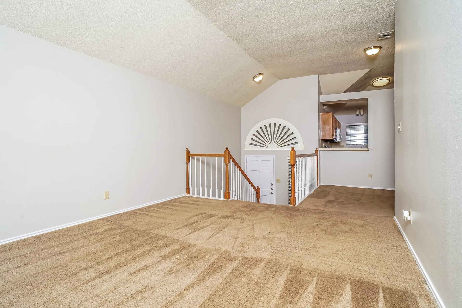 Single Family Residence For Rent in Denton County , 1323 Jasmine Drive, Lewisville, Texas 75077, 3 Bedroom, 2 Bathroom, 2 Garage spaces, 1,636 Sqft, built in 1986, mls#21371153, Real Estate Agent in Lewisville, Homes For Rent in Denton county, Homes For Rent in Lewisville, Realtor in Lewisville Texas, Real Estate Brokerage Independent Realty Texas, Luminita Cordes Realtor
