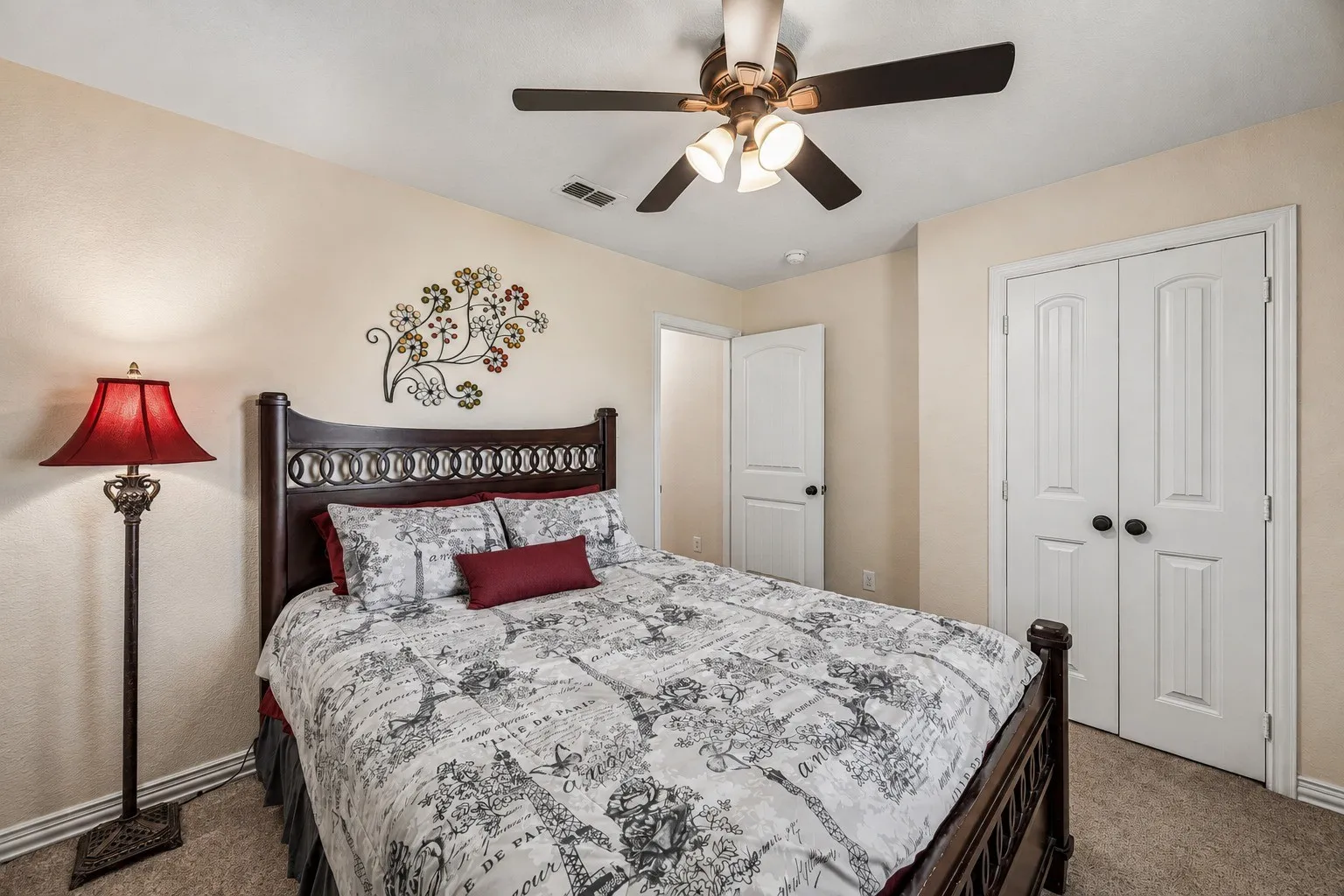 Single Family Residence For Sale in Denton County , 206 King George Way, Ponder, Texas 76259, 3 Bedroom, 2 Bathroom, 2 Garage spaces, 1,275 Sqft, built in 2015, mls#21369803, Real Estate Agent in Ponder, Homes For Sale in Denton county, Homes For Sale in Ponder, Realtor in Ponder Texas, Real Estate Brokerage Independent Realty Texas, Luminita Cordes Realtor