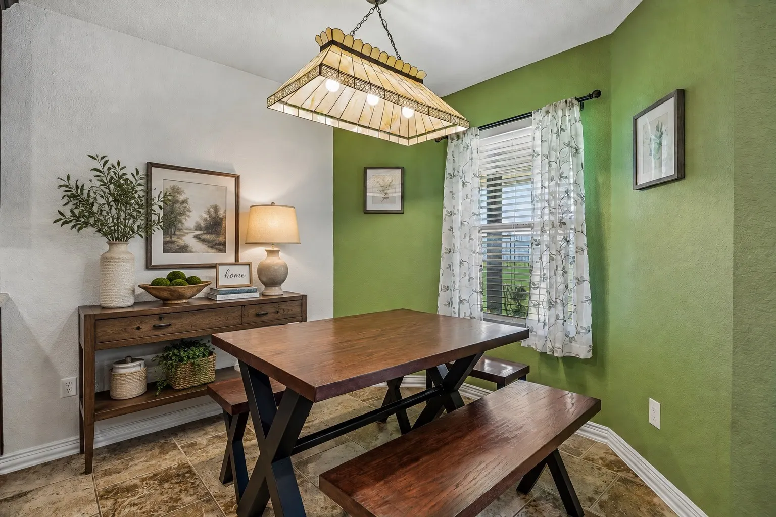 Single Family Residence For Sale in Denton County , 206 King George Way, Ponder, Texas 76259, 3 Bedroom, 2 Bathroom, 2 Garage spaces, 1,275 Sqft, built in 2015, mls#21369803, Real Estate Agent in Ponder, Homes For Sale in Denton county, Homes For Sale in Ponder, Realtor in Ponder Texas, Real Estate Brokerage Independent Realty Texas, Luminita Cordes Realtor