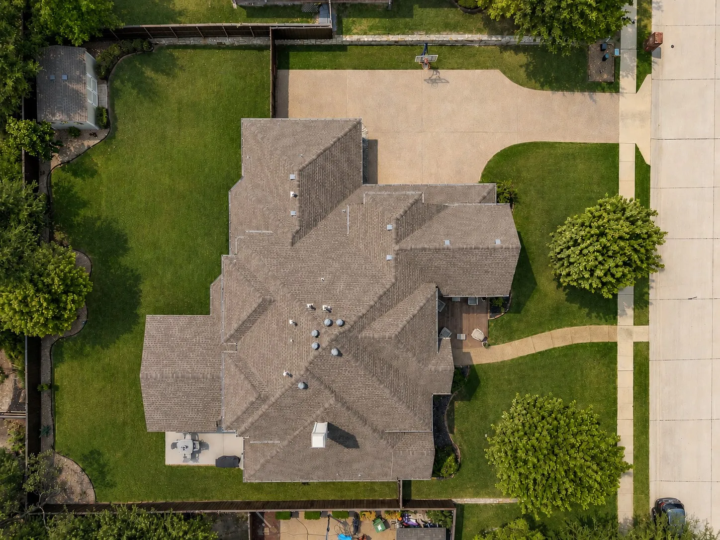 Single Family Residence For Sale in Collin County , 1200 Monticello Drive, Prosper, Texas 75078, 5 Bedroom, 3 Bathroom, 3 Garage spaces, 4,074 Sqft, built in 2005, mls#21363079, Real Estate Agent in Prosper, Homes For Sale in Collin county, Homes For Sale in Prosper, Realtor in Prosper Texas, Real Estate Brokerage Independent Realty Texas, Luminita Cordes Realtor