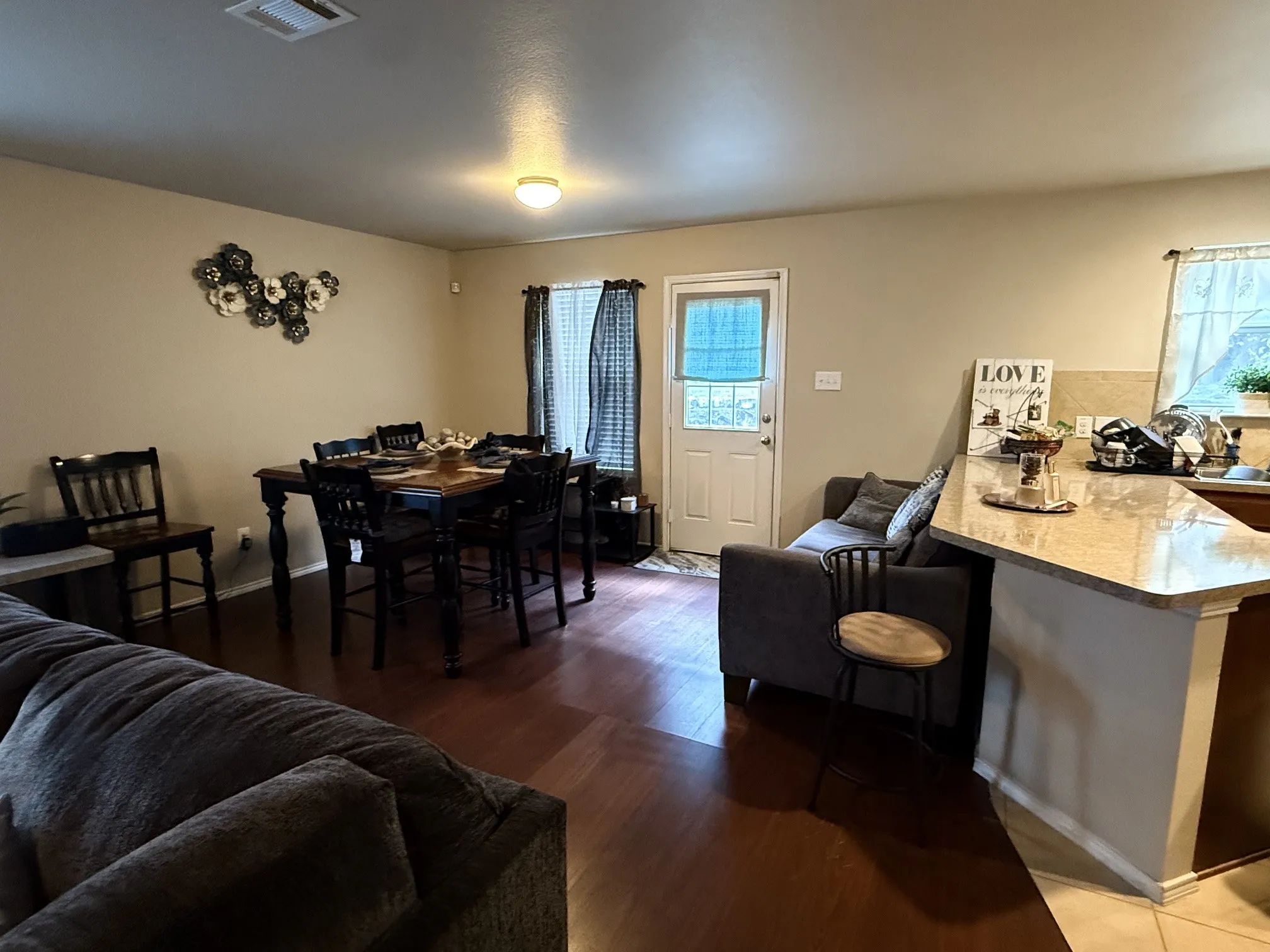 Single Family Residence For Sale in Dallas County , 1331 Newton Drive, Cedar Hill, Texas 75104, 3 Bedroom, 2 Bathroom, 2 Garage spaces, 1,614 Sqft, built in 2010, mls#21369288, Real Estate Agent in Cedar Hill, Homes For Sale in Dallas county, Homes For Sale in Cedar Hill, Realtor in Cedar Hill Texas, Real Estate Brokerage Independent Realty Texas, Luminita Cordes Realtor