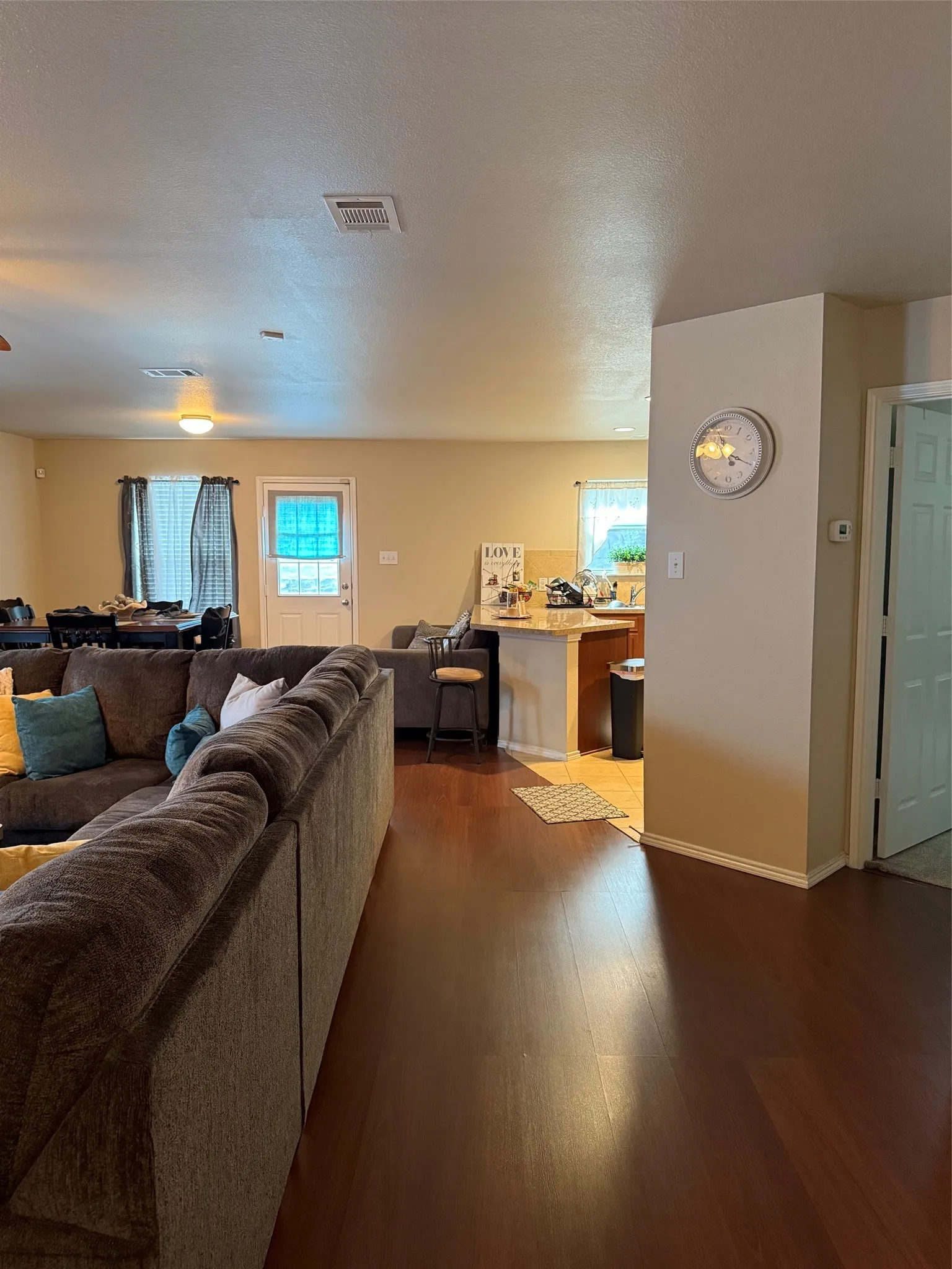 Single Family Residence For Sale in Dallas County , 1331 Newton Drive, Cedar Hill, Texas 75104, 3 Bedroom, 2 Bathroom, 2 Garage spaces, 1,614 Sqft, built in 2010, mls#21369288, Real Estate Agent in Cedar Hill, Homes For Sale in Dallas county, Homes For Sale in Cedar Hill, Realtor in Cedar Hill Texas, Real Estate Brokerage Independent Realty Texas, Luminita Cordes Realtor