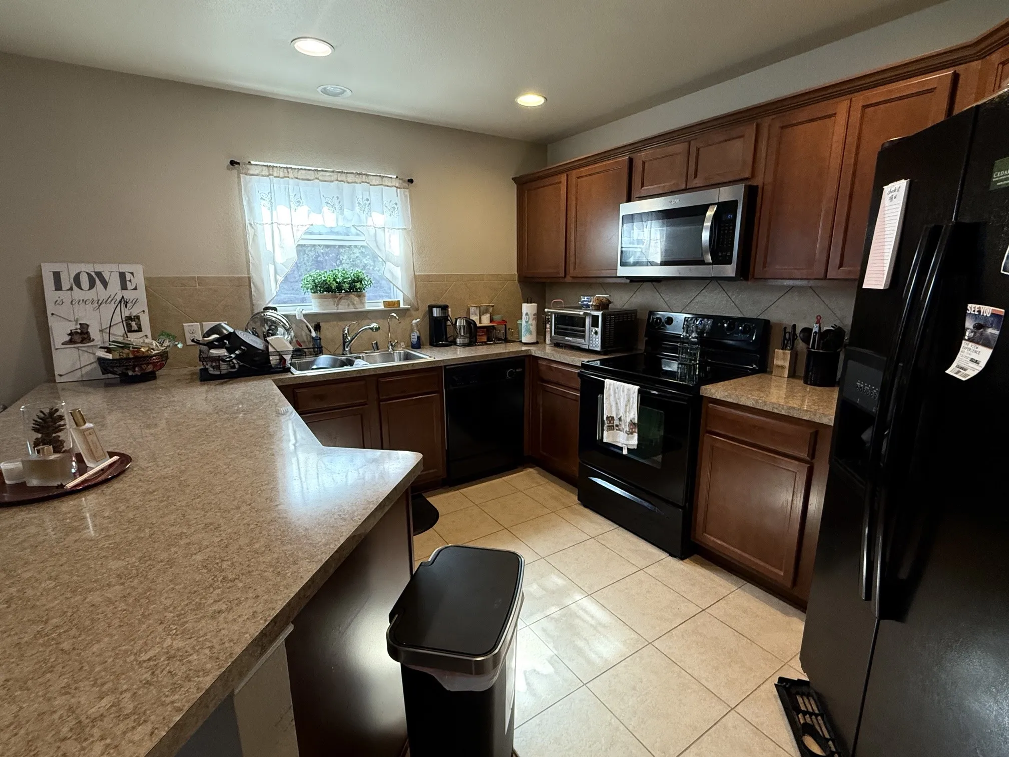Single Family Residence For Sale in Dallas County , 1331 Newton Drive, Cedar Hill, Texas 75104, 3 Bedroom, 2 Bathroom, 2 Garage spaces, 1,614 Sqft, built in 2010, mls#21369288, Real Estate Agent in Cedar Hill, Homes For Sale in Dallas county, Homes For Sale in Cedar Hill, Realtor in Cedar Hill Texas, Real Estate Brokerage Independent Realty Texas, Luminita Cordes Realtor