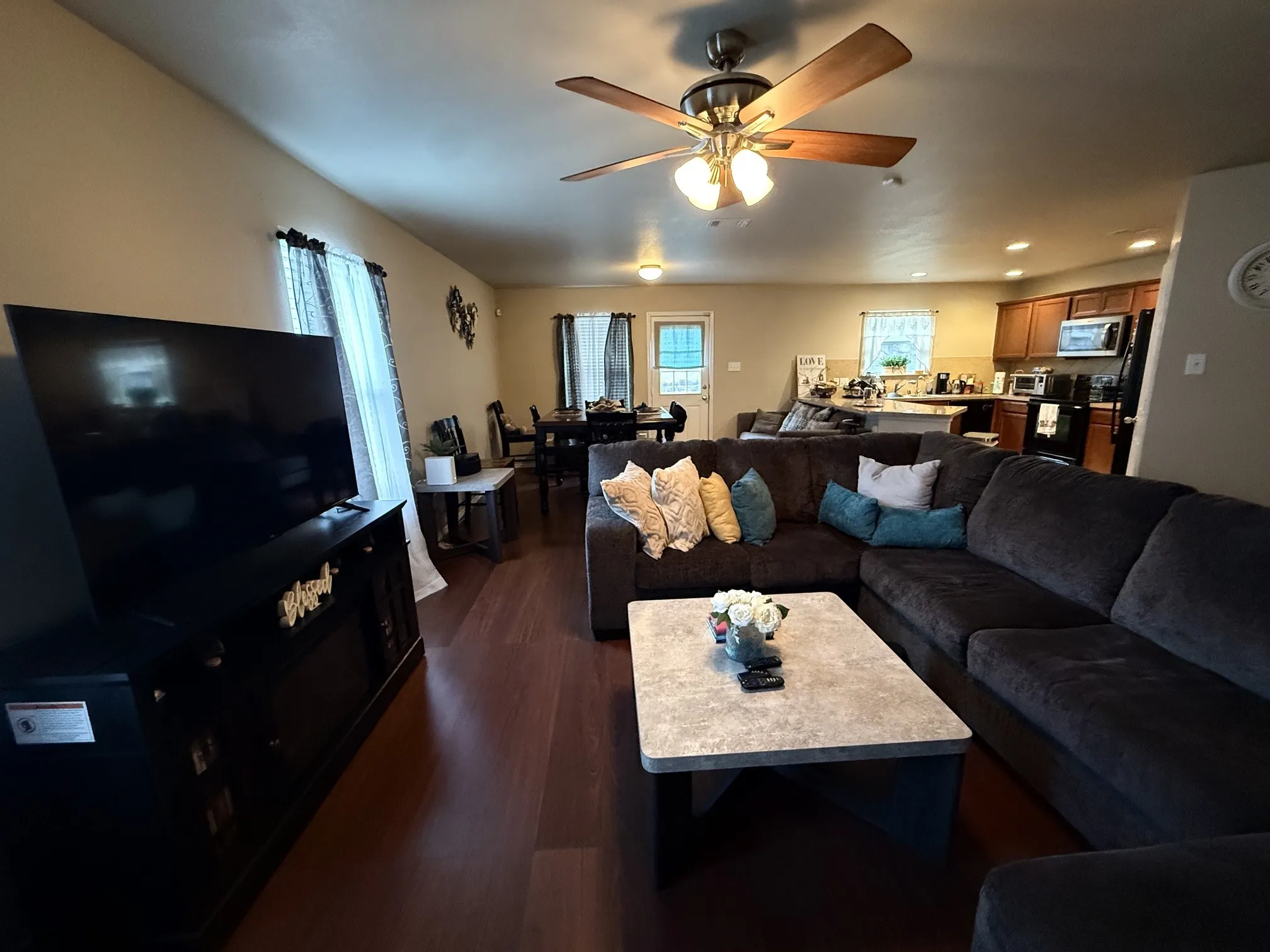 Single Family Residence For Sale in Dallas County , 1331 Newton Drive, Cedar Hill, Texas 75104, 3 Bedroom, 2 Bathroom, 2 Garage spaces, 1,614 Sqft, built in 2010, mls#21369288, Real Estate Agent in Cedar Hill, Homes For Sale in Dallas county, Homes For Sale in Cedar Hill, Realtor in Cedar Hill Texas, Real Estate Brokerage Independent Realty Texas, Luminita Cordes Realtor