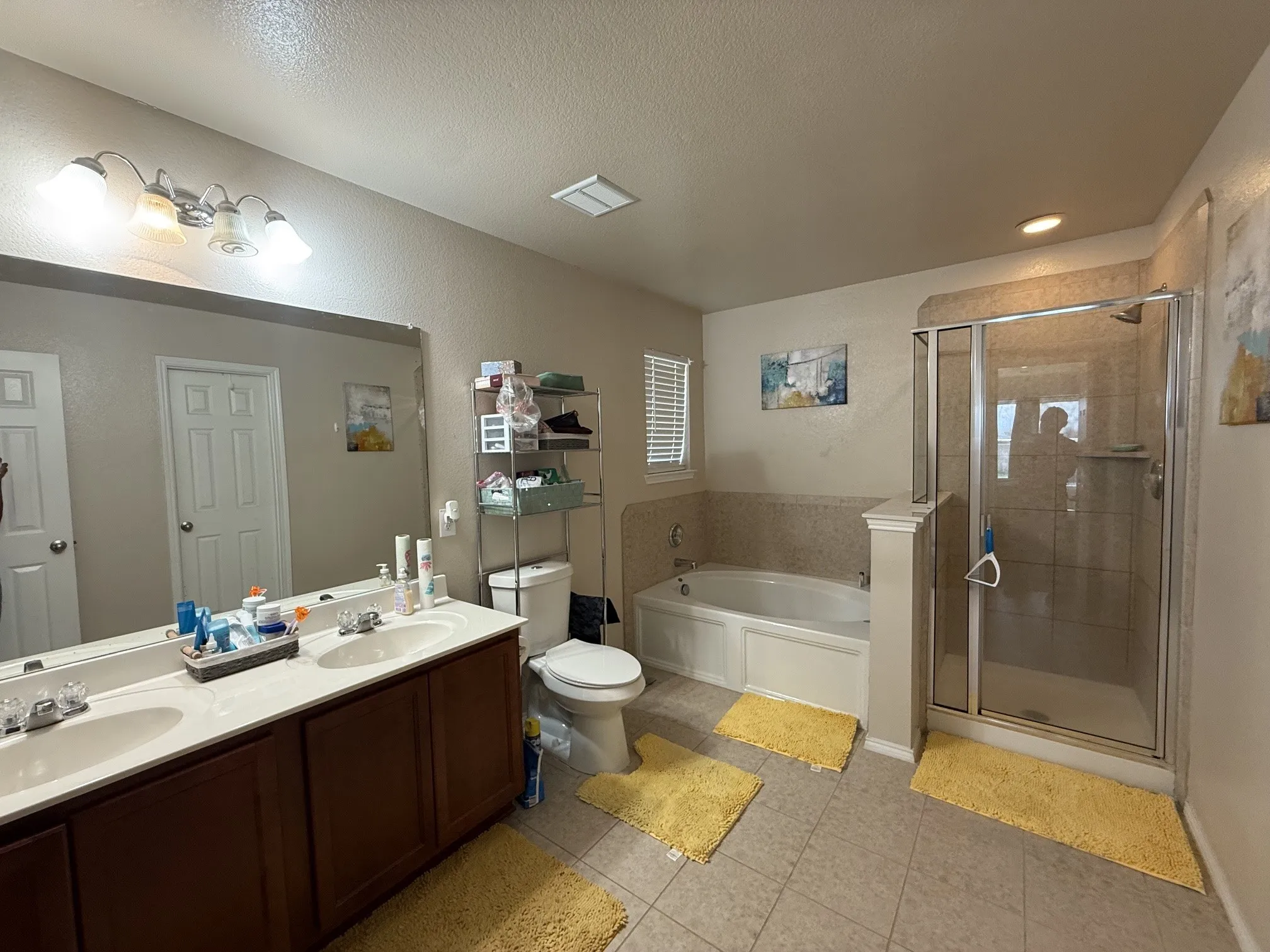 Single Family Residence For Sale in Dallas County , 1331 Newton Drive, Cedar Hill, Texas 75104, 3 Bedroom, 2 Bathroom, 2 Garage spaces, 1,614 Sqft, built in 2010, mls#21369288, Real Estate Agent in Cedar Hill, Homes For Sale in Dallas county, Homes For Sale in Cedar Hill, Realtor in Cedar Hill Texas, Real Estate Brokerage Independent Realty Texas, Luminita Cordes Realtor