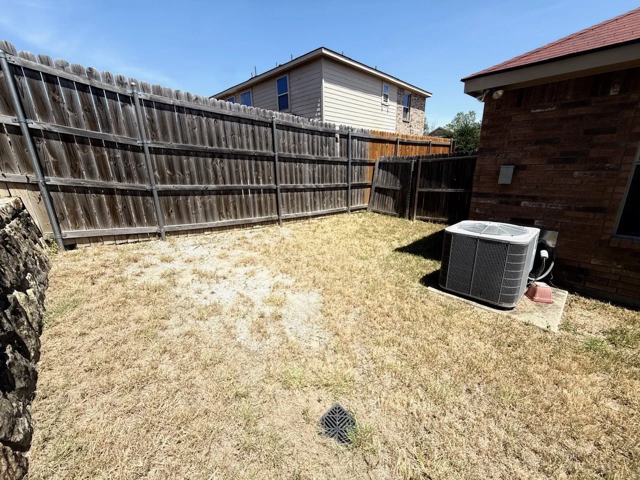 Single Family Residence For Sale in Dallas County , 1331 Newton Drive, Cedar Hill, Texas 75104, 3 Bedroom, 2 Bathroom, 2 Garage spaces, 1,614 Sqft, built in 2010, mls#21369288, Real Estate Agent in Cedar Hill, Homes For Sale in Dallas county, Homes For Sale in Cedar Hill, Realtor in Cedar Hill Texas, Real Estate Brokerage Independent Realty Texas, Luminita Cordes Realtor