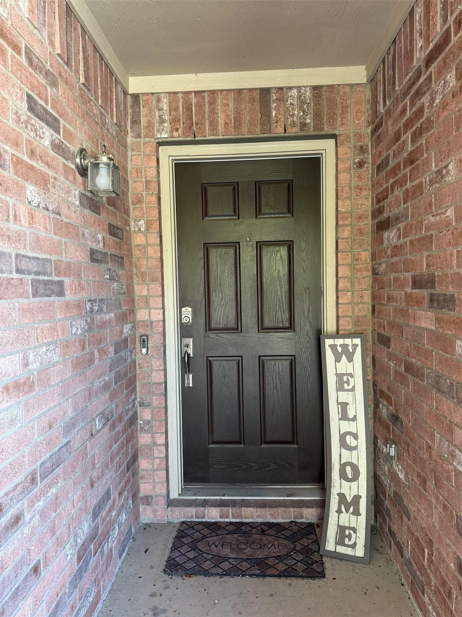 Single Family Residence For Sale in Dallas County , 1331 Newton Drive, Cedar Hill, Texas 75104, 3 Bedroom, 2 Bathroom, 2 Garage spaces, 1,614 Sqft, built in 2010, mls#21369288, Real Estate Agent in Cedar Hill, Homes For Sale in Dallas county, Homes For Sale in Cedar Hill, Realtor in Cedar Hill Texas, Real Estate Brokerage Independent Realty Texas, Luminita Cordes Realtor