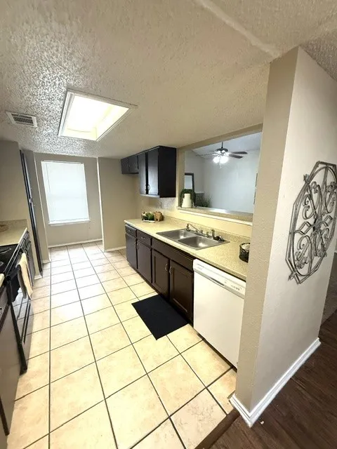 Townhouse For Rent in Tarrant County , 4316 Columbus Trail, Fort Worth, Texas 76133, 2 Bedroom, 2 Bathroom, 2 Garage spaces, 1,326 Sqft, built in 1988, mls#21371154, Real Estate Agent in Fort Worth, Homes For Rent in Tarrant county, Homes For Rent in Fort Worth, Realtor in Fort Worth Texas, Real Estate Brokerage Independent Realty Texas, Luminita Cordes Realtor
