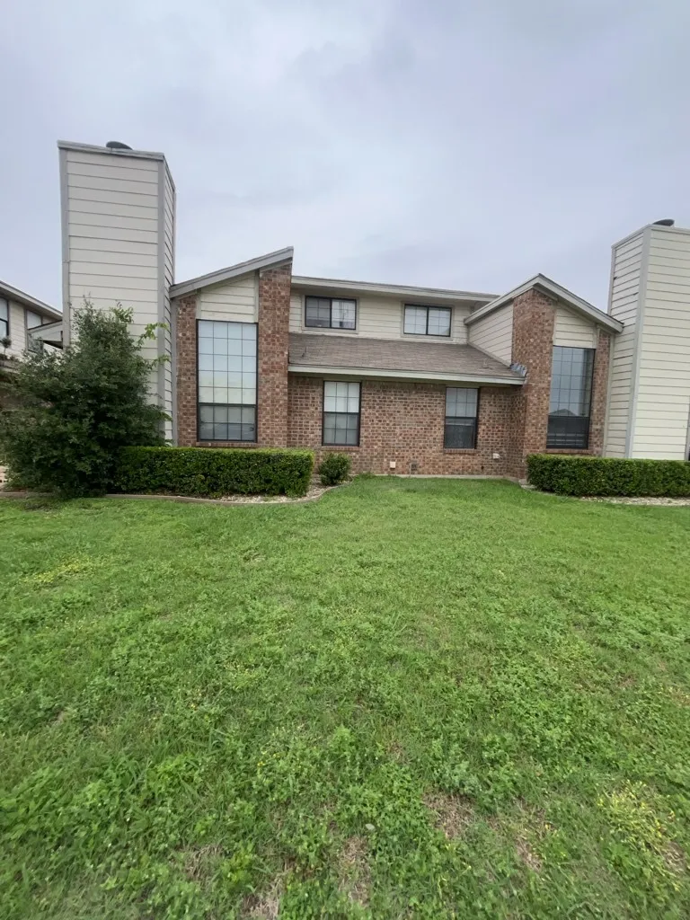 Townhouse For Rent in Tarrant County , 4316 Columbus Trail, Fort Worth, Texas 76133, 2 Bedroom, 2 Bathroom, 2 Garage spaces, 1,326 Sqft, built in 1988, mls#21371154, Real Estate Agent in Fort Worth, Homes For Rent in Tarrant county, Homes For Rent in Fort Worth, Realtor in Fort Worth Texas, Real Estate Brokerage Independent Realty Texas, Luminita Cordes Realtor