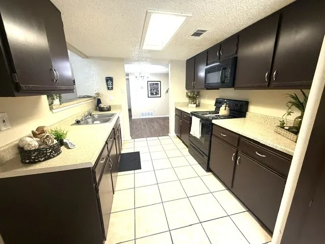 Townhouse For Rent in Tarrant County , 4316 Columbus Trail, Fort Worth, Texas 76133, 2 Bedroom, 2 Bathroom, 2 Garage spaces, 1,326 Sqft, built in 1988, mls#21371154, Real Estate Agent in Fort Worth, Homes For Rent in Tarrant county, Homes For Rent in Fort Worth, Realtor in Fort Worth Texas, Real Estate Brokerage Independent Realty Texas, Luminita Cordes Realtor