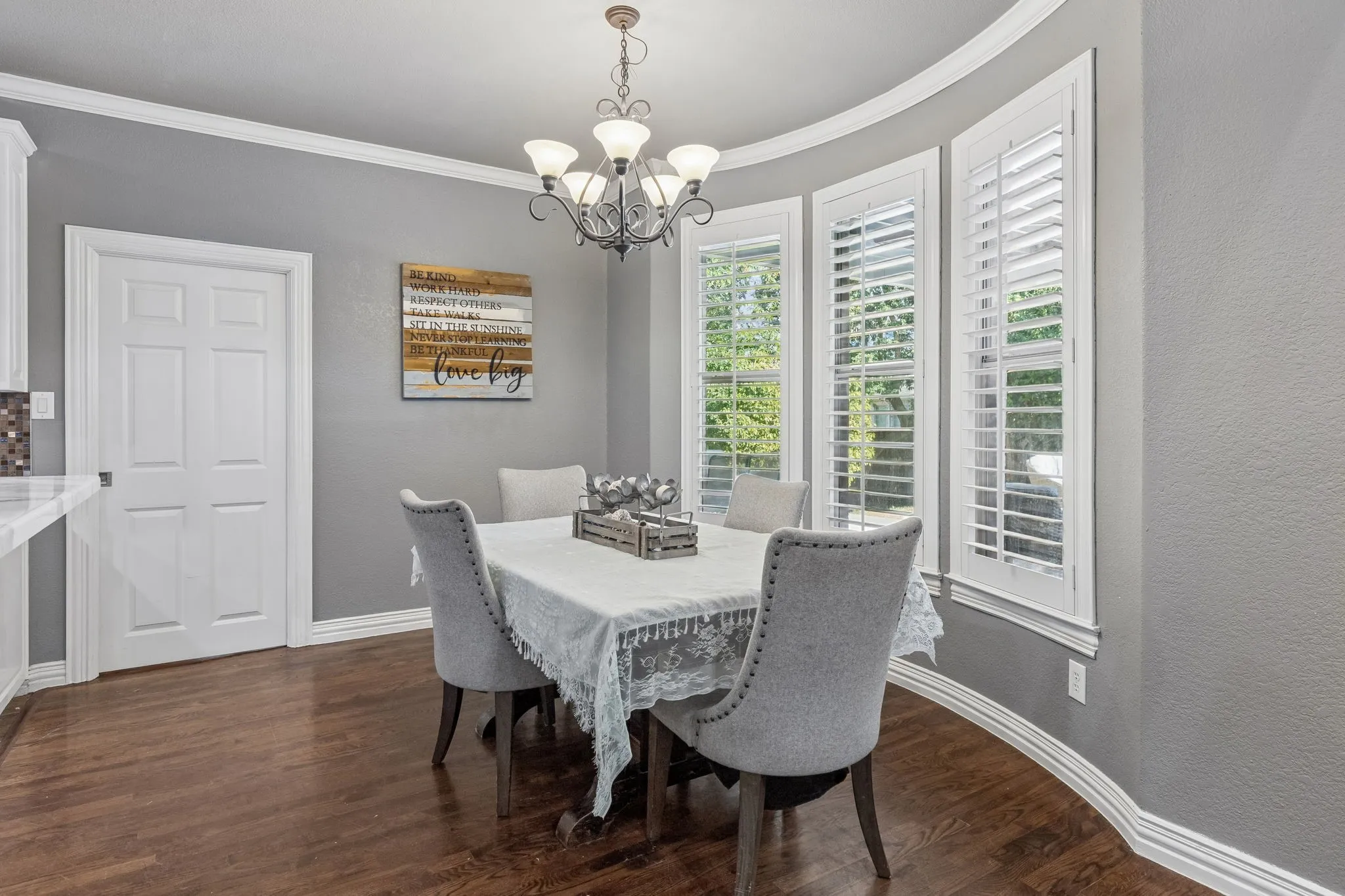 Single Family Residence For Sale in Collin County , 6328 Creek Bluff Court, Sachse, Texas 75048, 5 Bedroom, 3 Bathroom, 3 Garage spaces, 3,340 Sqft, built in 2003, mls#21370846, Real Estate Agent in Sachse, Homes For Sale in Collin county, Homes For Sale in Sachse, Realtor in Sachse Texas, Real Estate Brokerage Independent Realty Texas, Luminita Cordes Realtor