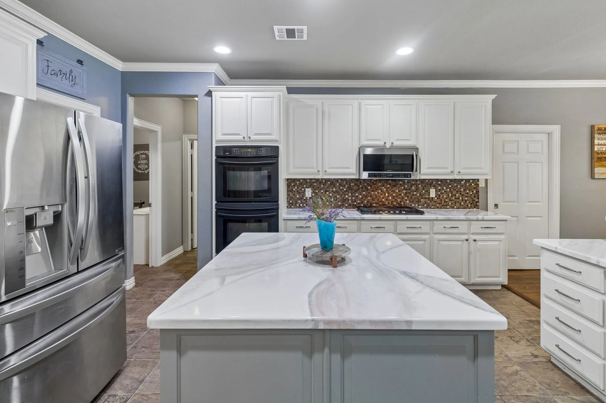 Single Family Residence For Sale in Collin County , 6328 Creek Bluff Court, Sachse, Texas 75048, 5 Bedroom, 3 Bathroom, 3 Garage spaces, 3,340 Sqft, built in 2003, mls#21370846, Real Estate Agent in Sachse, Homes For Sale in Collin county, Homes For Sale in Sachse, Realtor in Sachse Texas, Real Estate Brokerage Independent Realty Texas, Luminita Cordes Realtor