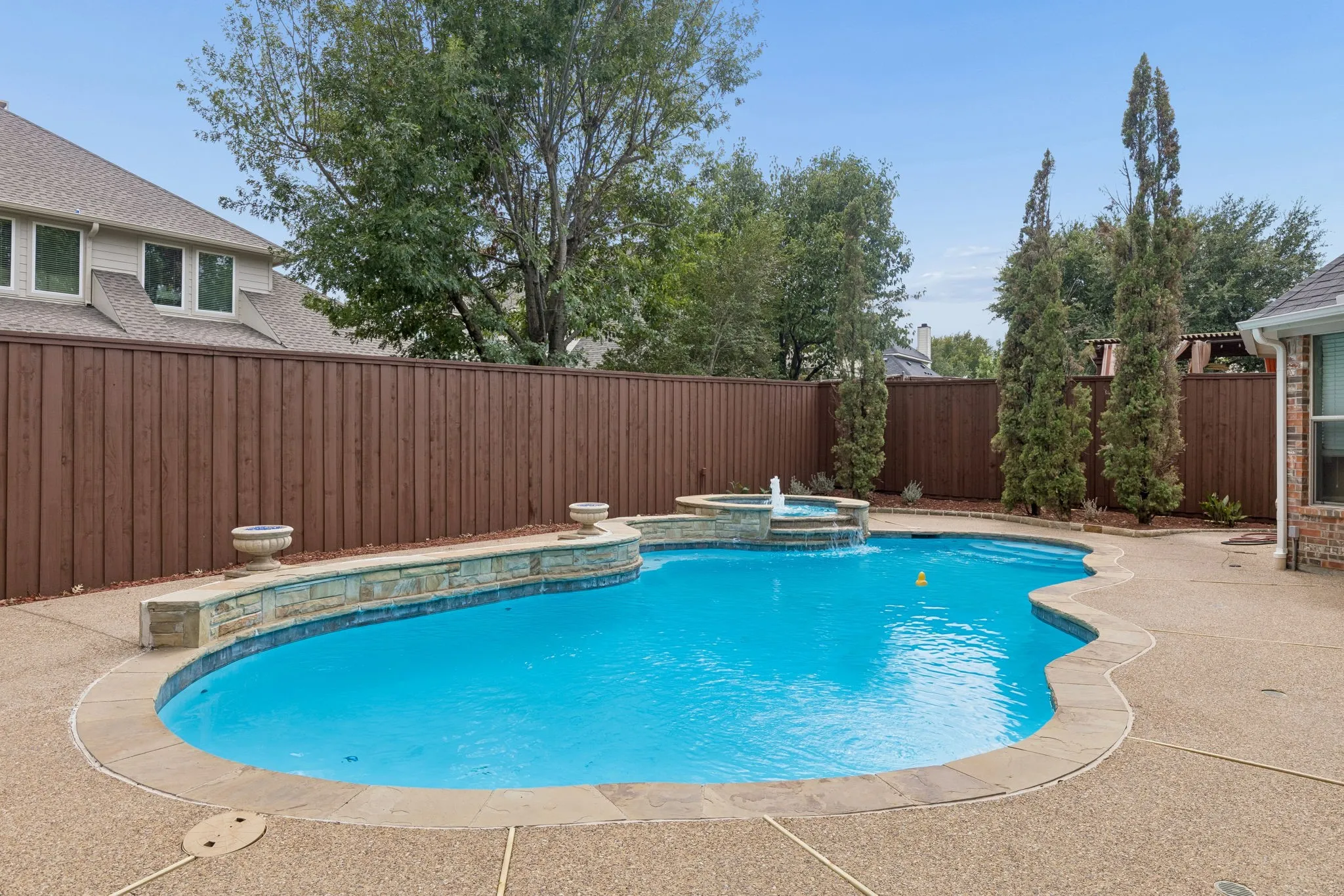 Single Family Residence For Sale in Collin County , 6328 Creek Bluff Court, Sachse, Texas 75048, 5 Bedroom, 3 Bathroom, 3 Garage spaces, 3,340 Sqft, built in 2003, mls#21370846, Real Estate Agent in Sachse, Homes For Sale in Collin county, Homes For Sale in Sachse, Realtor in Sachse Texas, Real Estate Brokerage Independent Realty Texas, Luminita Cordes Realtor