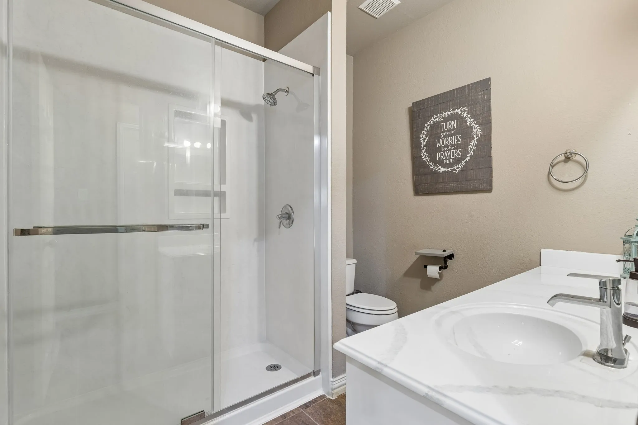 Single Family Residence For Sale in Collin County , 6328 Creek Bluff Court, Sachse, Texas 75048, 5 Bedroom, 3 Bathroom, 3 Garage spaces, 3,340 Sqft, built in 2003, mls#21370846, Real Estate Agent in Sachse, Homes For Sale in Collin county, Homes For Sale in Sachse, Realtor in Sachse Texas, Real Estate Brokerage Independent Realty Texas, Luminita Cordes Realtor