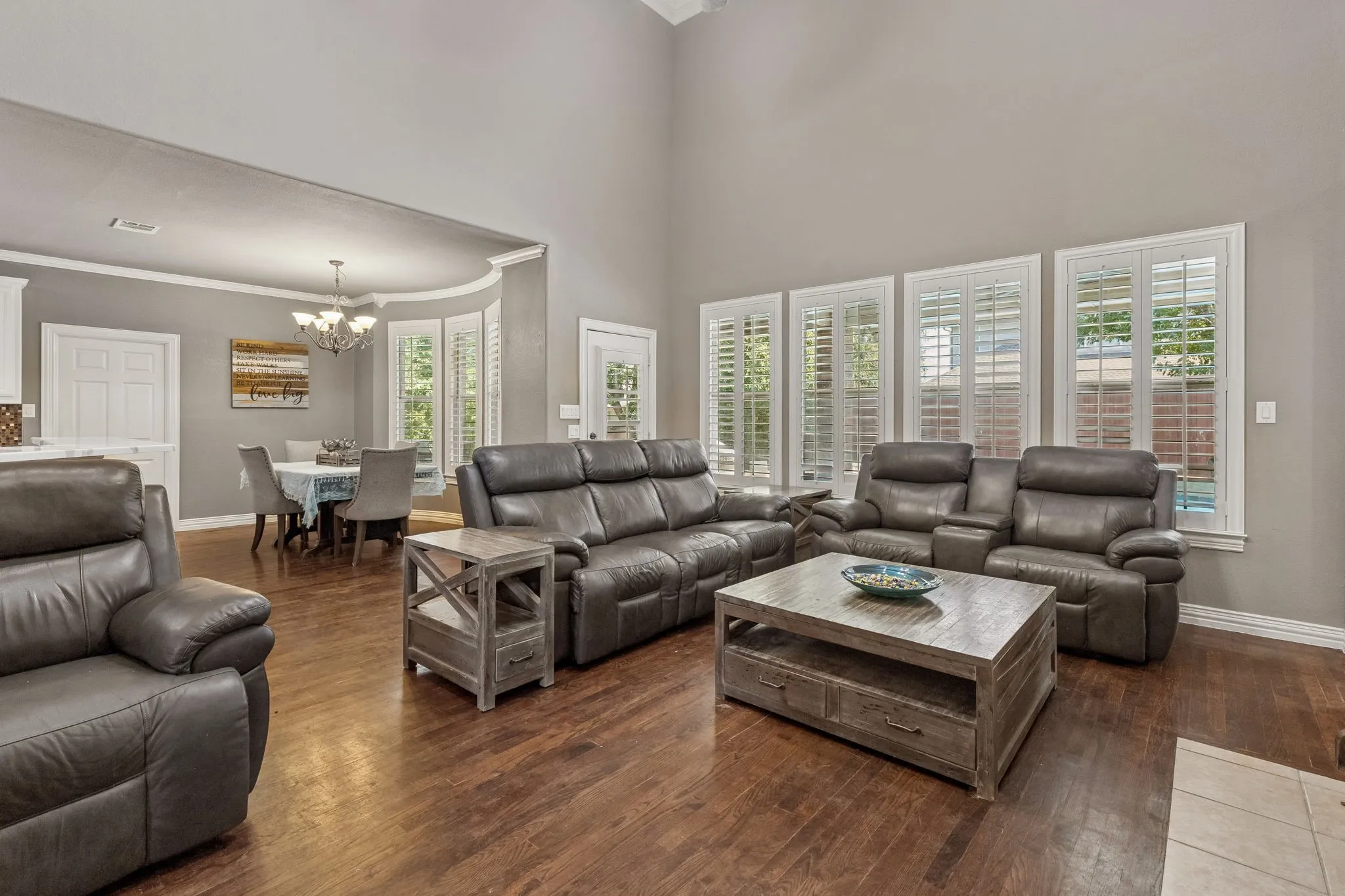 Single Family Residence For Sale in Collin County , 6328 Creek Bluff Court, Sachse, Texas 75048, 5 Bedroom, 3 Bathroom, 3 Garage spaces, 3,340 Sqft, built in 2003, mls#21370846, Real Estate Agent in Sachse, Homes For Sale in Collin county, Homes For Sale in Sachse, Realtor in Sachse Texas, Real Estate Brokerage Independent Realty Texas, Luminita Cordes Realtor