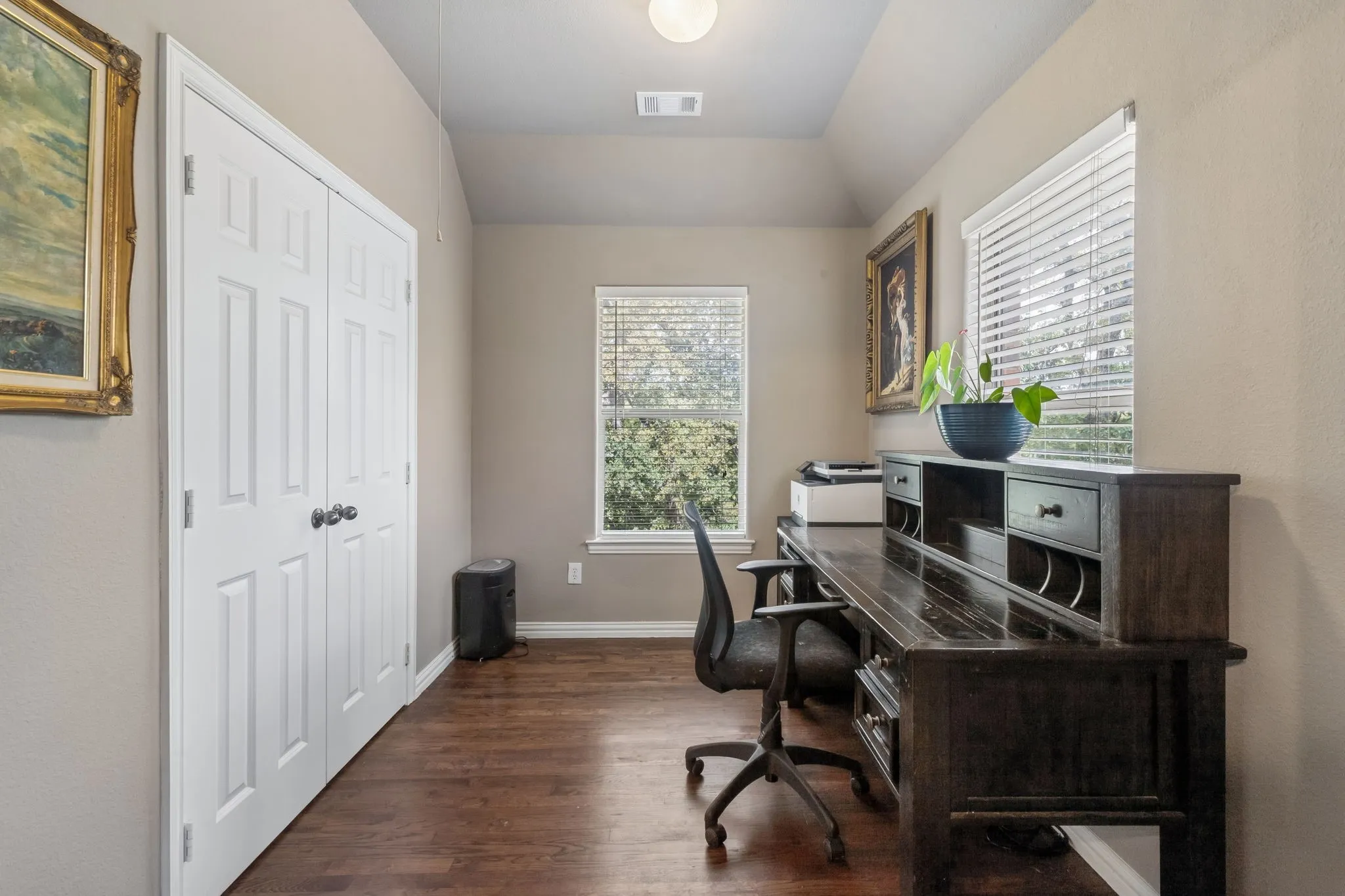 Single Family Residence For Sale in Collin County , 6328 Creek Bluff Court, Sachse, Texas 75048, 5 Bedroom, 3 Bathroom, 3 Garage spaces, 3,340 Sqft, built in 2003, mls#21370846, Real Estate Agent in Sachse, Homes For Sale in Collin county, Homes For Sale in Sachse, Realtor in Sachse Texas, Real Estate Brokerage Independent Realty Texas, Luminita Cordes Realtor
