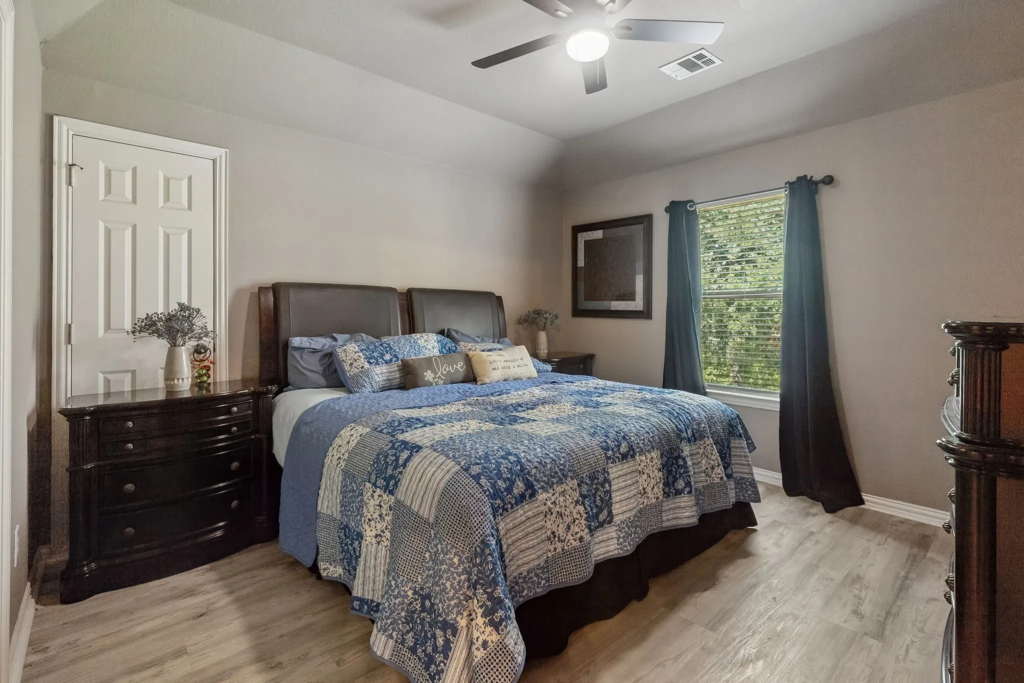 Single Family Residence For Sale in Collin County , 6328 Creek Bluff Court, Sachse, Texas 75048, 5 Bedroom, 3 Bathroom, 3 Garage spaces, 3,340 Sqft, built in 2003, mls#21370846, Real Estate Agent in Sachse, Homes For Sale in Collin county, Homes For Sale in Sachse, Realtor in Sachse Texas, Real Estate Brokerage Independent Realty Texas, Luminita Cordes Realtor