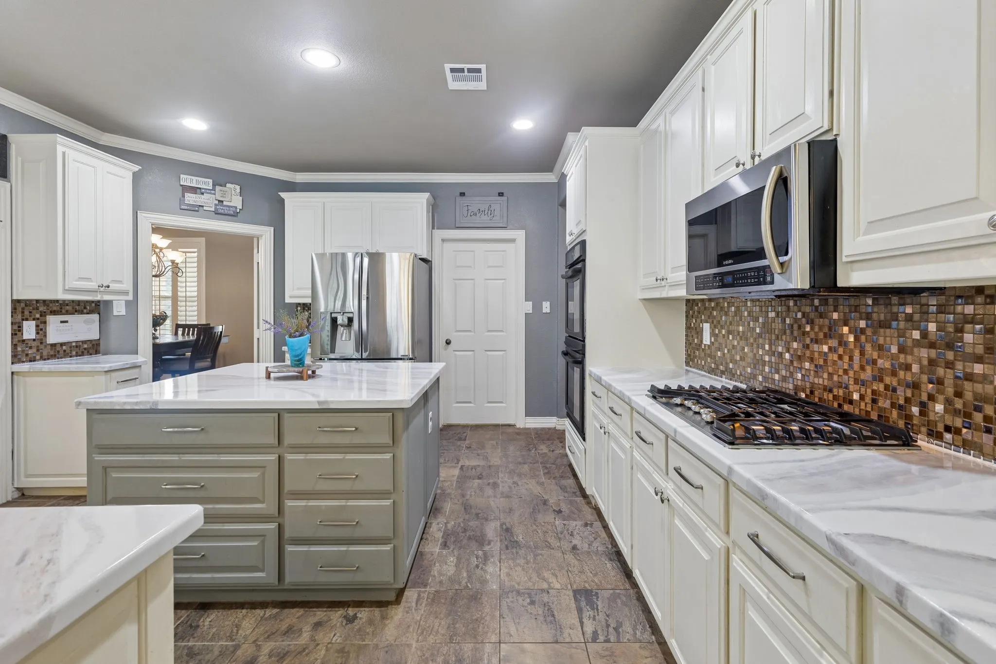 Single Family Residence For Sale in Collin County , 6328 Creek Bluff Court, Sachse, Texas 75048, 5 Bedroom, 3 Bathroom, 3 Garage spaces, 3,340 Sqft, built in 2003, mls#21370846, Real Estate Agent in Sachse, Homes For Sale in Collin county, Homes For Sale in Sachse, Realtor in Sachse Texas, Real Estate Brokerage Independent Realty Texas, Luminita Cordes Realtor