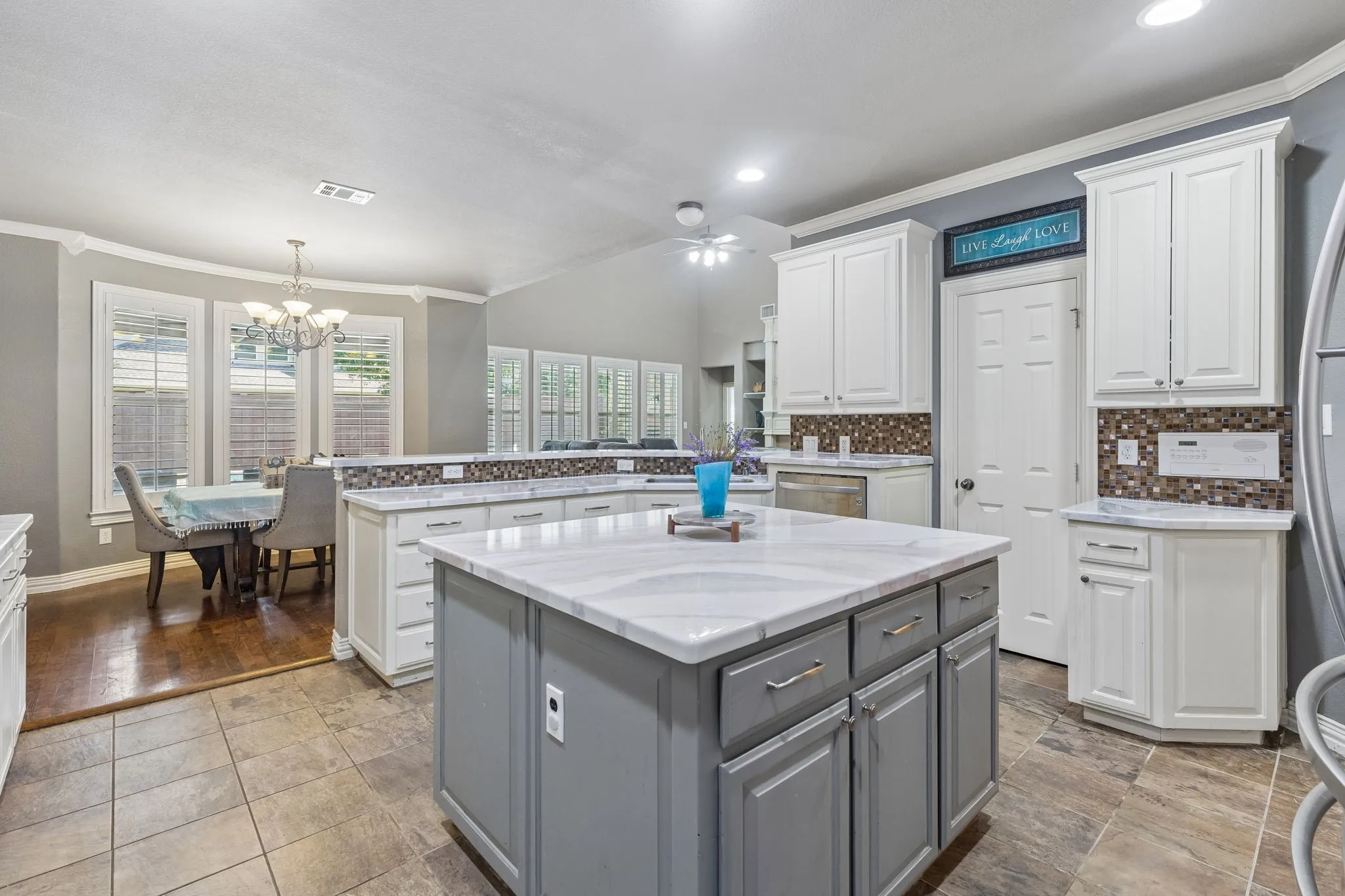 Single Family Residence For Sale in Collin County , 6328 Creek Bluff Court, Sachse, Texas 75048, 5 Bedroom, 3 Bathroom, 3 Garage spaces, 3,340 Sqft, built in 2003, mls#21370846, Real Estate Agent in Sachse, Homes For Sale in Collin county, Homes For Sale in Sachse, Realtor in Sachse Texas, Real Estate Brokerage Independent Realty Texas, Luminita Cordes Realtor