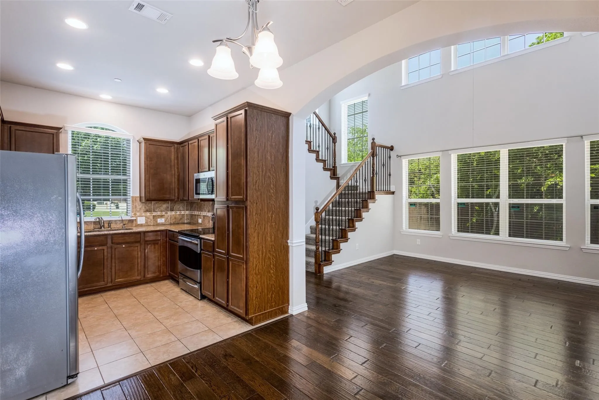 Townhouse For Rent in Denton County , 1605 Black Duck Terrace F, Carrollton, Texas 75010, 3 Bedroom, 3 Bathroom, 2 Garage spaces, 1,947 Sqft, built in 2010, mls#21371162, Real Estate Agent in Carrollton, Homes For Rent in Denton county, Homes For Rent in Carrollton, Realtor in Carrollton Texas, Real Estate Brokerage Independent Realty Texas, Luminita Cordes Realtor