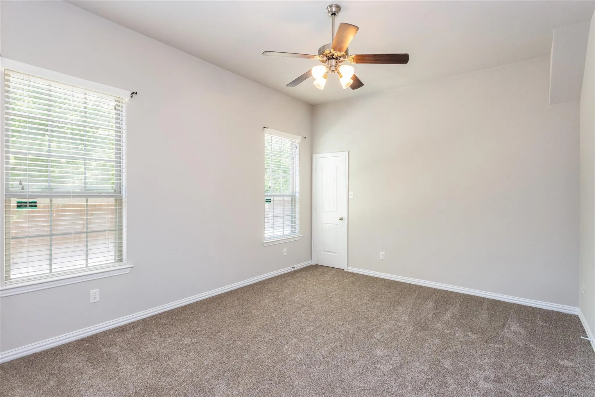Townhouse For Rent in Denton County , 1605 Black Duck Terrace F, Carrollton, Texas 75010, 3 Bedroom, 3 Bathroom, 2 Garage spaces, 1,947 Sqft, built in 2010, mls#21371162, Real Estate Agent in Carrollton, Homes For Rent in Denton county, Homes For Rent in Carrollton, Realtor in Carrollton Texas, Real Estate Brokerage Independent Realty Texas, Luminita Cordes Realtor