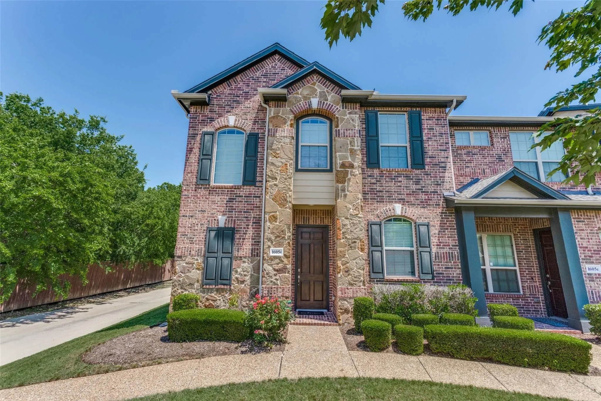 Townhouse For Rent in Denton County , 1605 Black Duck Terrace F, Carrollton, Texas 75010, 3 Bedroom, 3 Bathroom, 2 Garage spaces, 1,947 Sqft, built in 2010, mls#21371162, Real Estate Agent in Carrollton, Homes For Rent in Denton county, Homes For Rent in Carrollton, Realtor in Carrollton Texas, Real Estate Brokerage Independent Realty Texas, Luminita Cordes Realtor