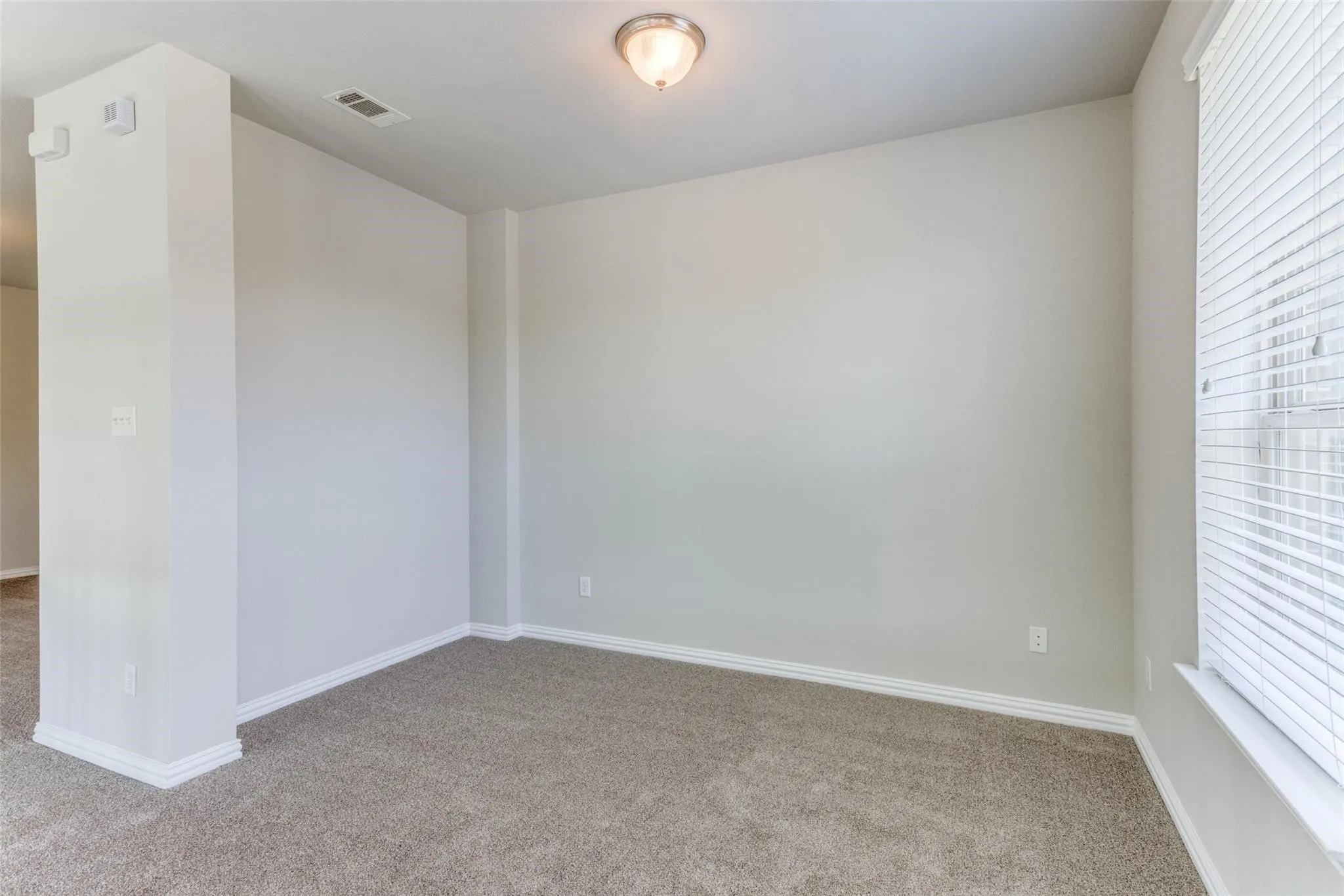 Townhouse For Rent in Denton County , 1605 Black Duck Terrace F, Carrollton, Texas 75010, 3 Bedroom, 3 Bathroom, 2 Garage spaces, 1,947 Sqft, built in 2010, mls#21371162, Real Estate Agent in Carrollton, Homes For Rent in Denton county, Homes For Rent in Carrollton, Realtor in Carrollton Texas, Real Estate Brokerage Independent Realty Texas, Luminita Cordes Realtor
