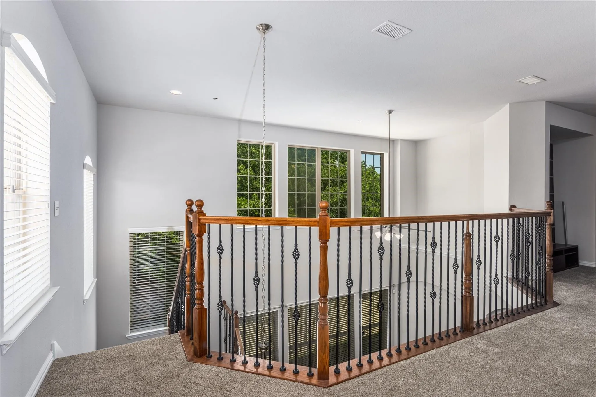 Townhouse For Rent in Denton County , 1605 Black Duck Terrace F, Carrollton, Texas 75010, 3 Bedroom, 3 Bathroom, 2 Garage spaces, 1,947 Sqft, built in 2010, mls#21371162, Real Estate Agent in Carrollton, Homes For Rent in Denton county, Homes For Rent in Carrollton, Realtor in Carrollton Texas, Real Estate Brokerage Independent Realty Texas, Luminita Cordes Realtor