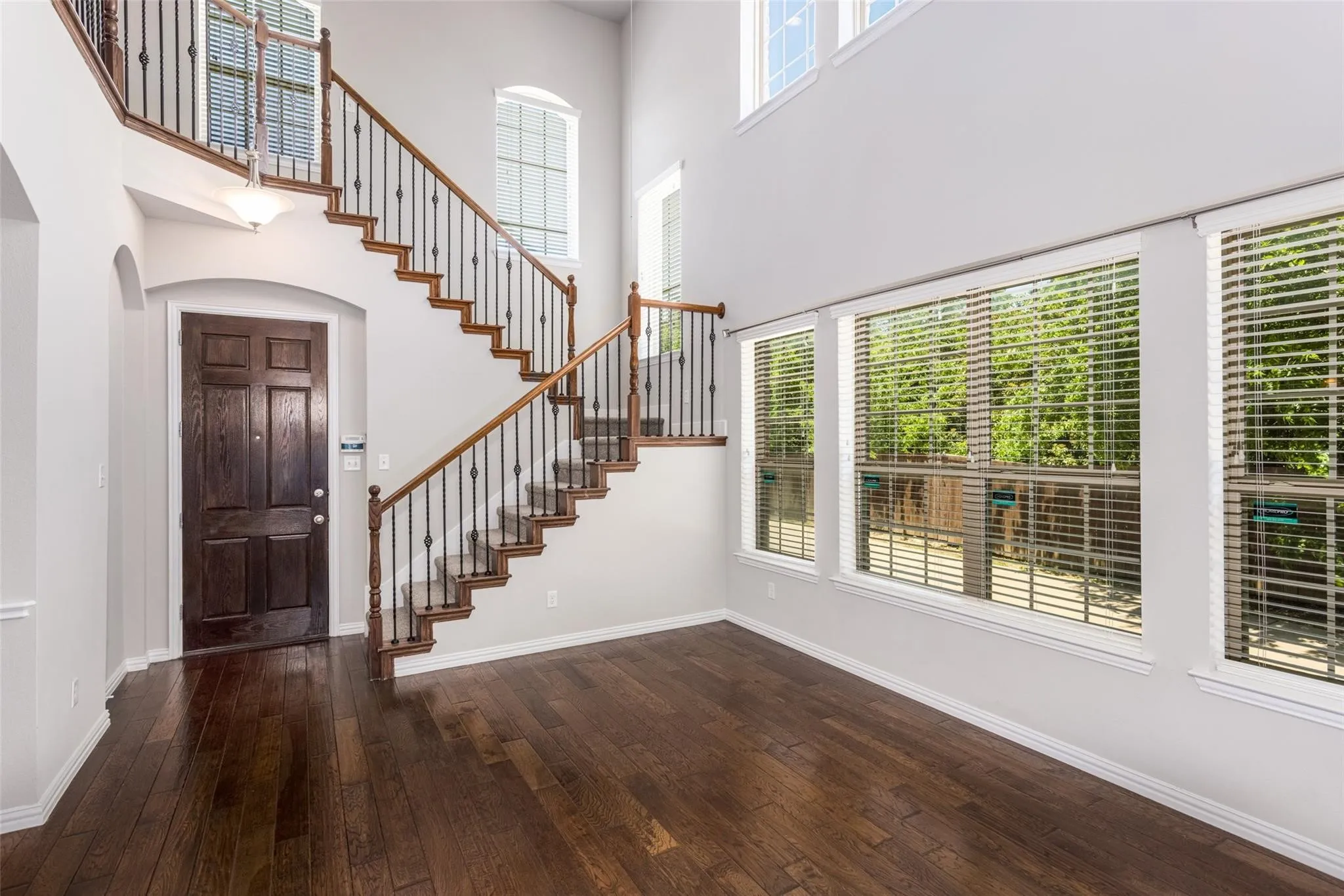 Townhouse For Rent in Denton County , 1605 Black Duck Terrace F, Carrollton, Texas 75010, 3 Bedroom, 3 Bathroom, 2 Garage spaces, 1,947 Sqft, built in 2010, mls#21371162, Real Estate Agent in Carrollton, Homes For Rent in Denton county, Homes For Rent in Carrollton, Realtor in Carrollton Texas, Real Estate Brokerage Independent Realty Texas, Luminita Cordes Realtor