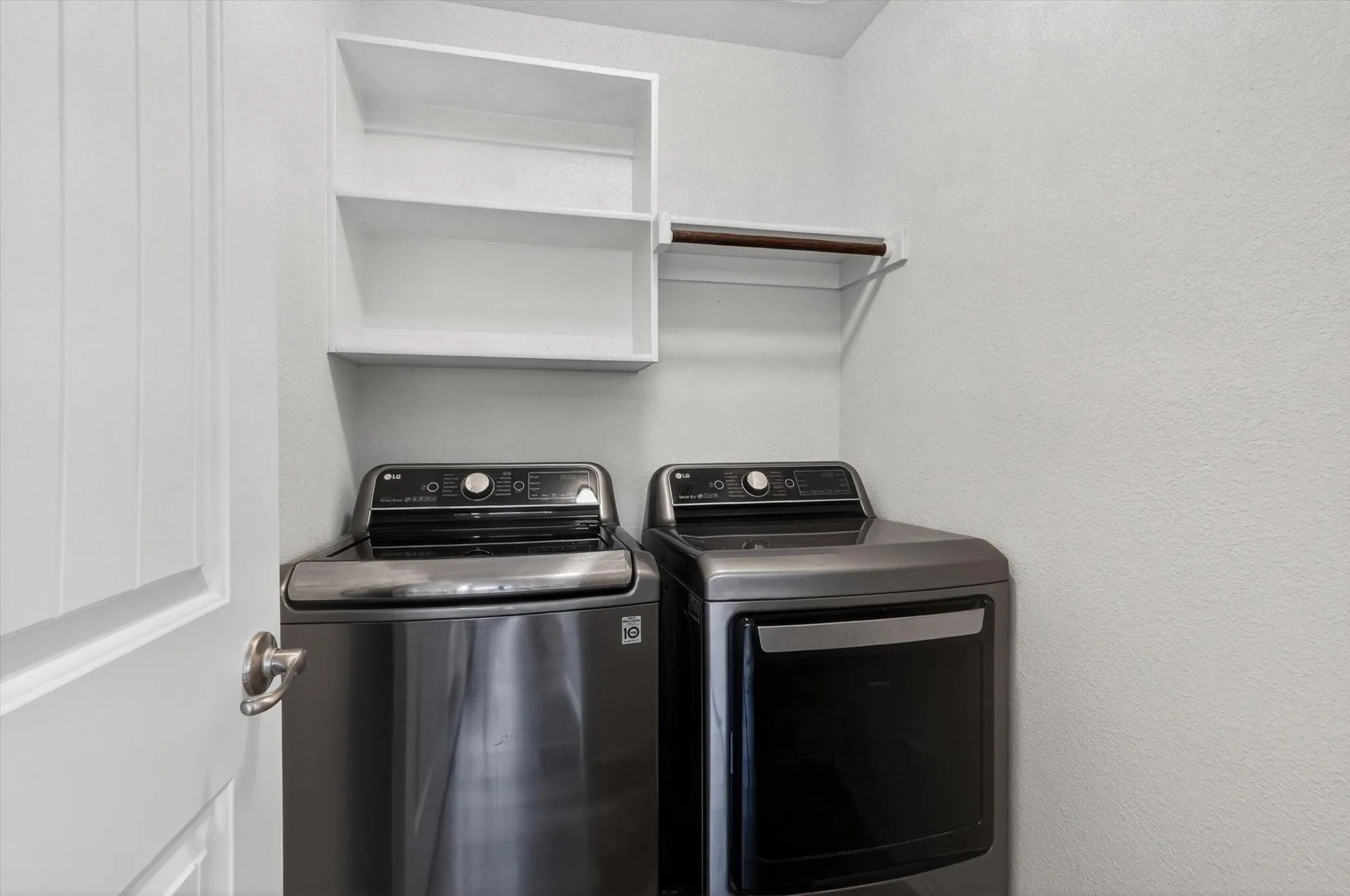 Single Family Residence For Sale in Kaufman County , 4027 Bighorn Drive, Heartland, Texas 75126, 3 Bedroom, 2 Bathroom, 2 Garage spaces, 1,456 Sqft, built in 2019, mls#21371166, Real Estate Agent in Heartland, Homes For Sale in Kaufman county, Homes For Sale in Heartland, Realtor in Heartland Texas, Real Estate Brokerage Independent Realty Texas, Luminita Cordes Realtor