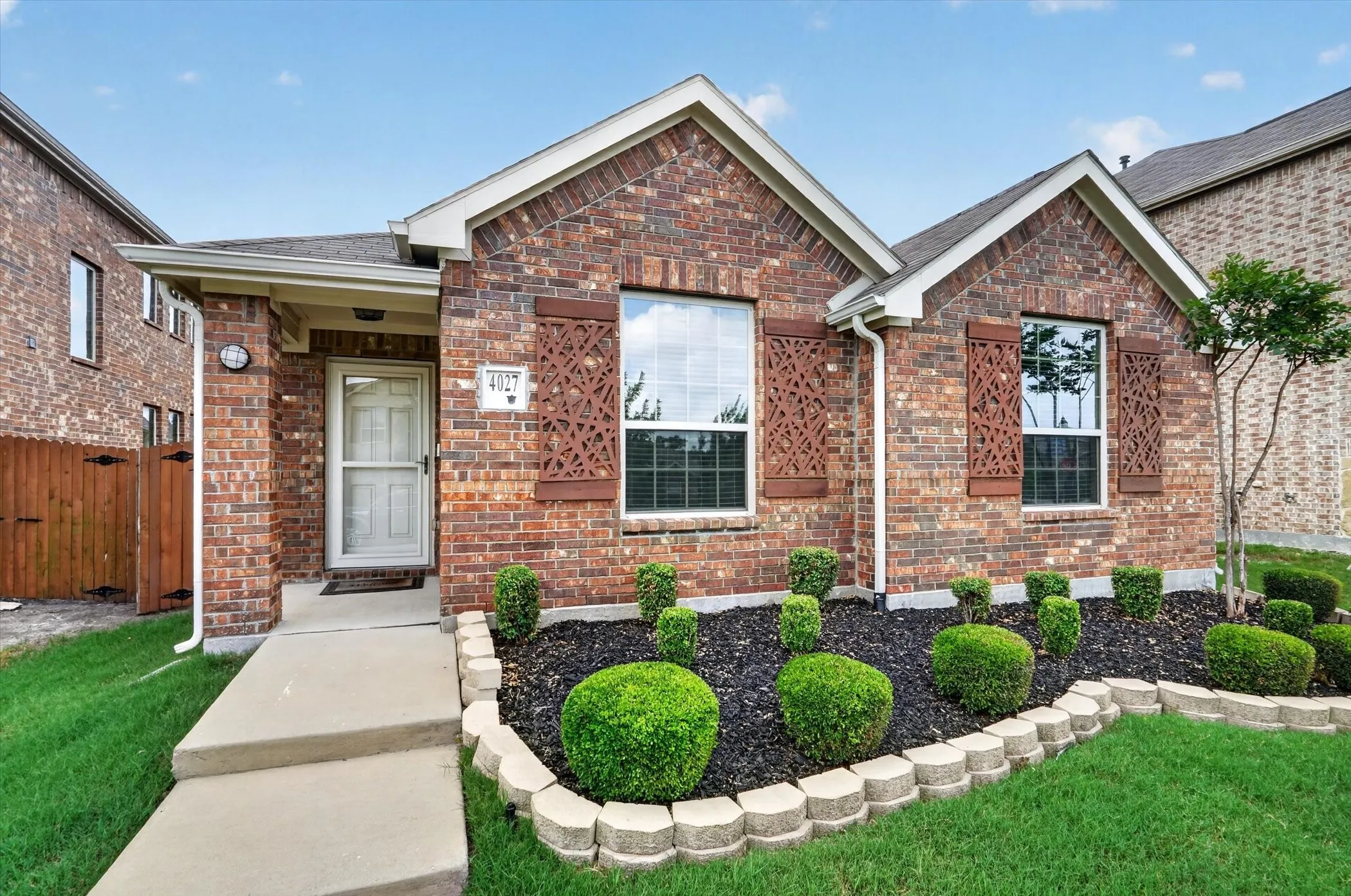 Single Family Residence For Sale in Kaufman County , 4027 Bighorn Drive, Heartland, Texas 75126, 3 Bedroom, 2 Bathroom, 2 Garage spaces, 1,456 Sqft, built in 2019, mls#21371166, Real Estate Agent in Heartland, Homes For Sale in Kaufman county, Homes For Sale in Heartland, Realtor in Heartland Texas, Real Estate Brokerage Independent Realty Texas, Luminita Cordes Realtor