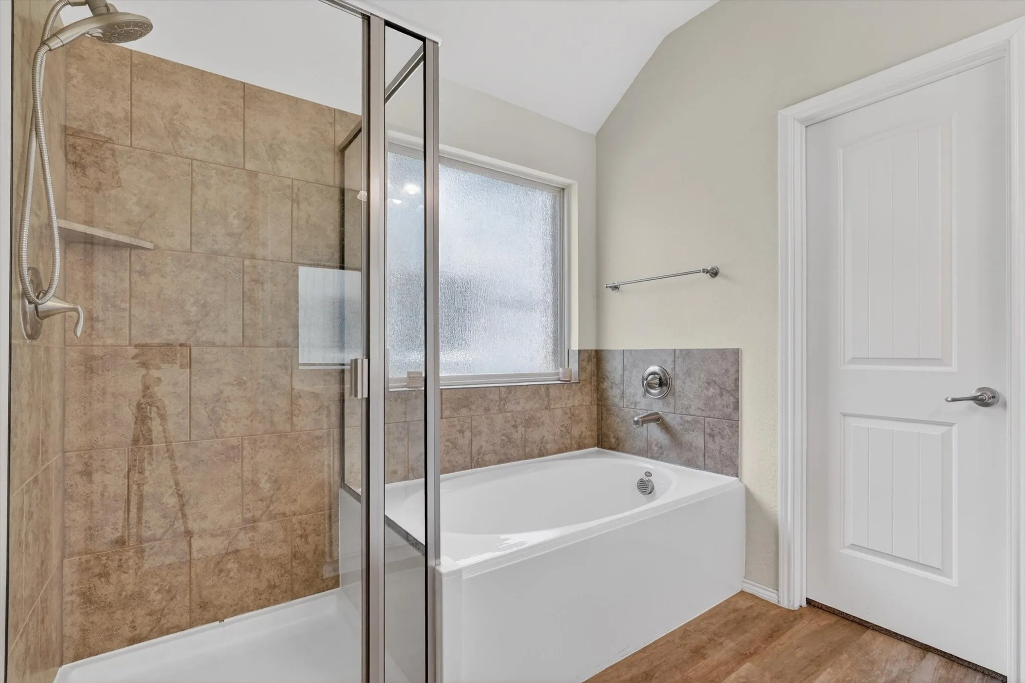Single Family Residence For Sale in Kaufman County , 4027 Bighorn Drive, Heartland, Texas 75126, 3 Bedroom, 2 Bathroom, 2 Garage spaces, 1,456 Sqft, built in 2019, mls#21371166, Real Estate Agent in Heartland, Homes For Sale in Kaufman county, Homes For Sale in Heartland, Realtor in Heartland Texas, Real Estate Brokerage Independent Realty Texas, Luminita Cordes Realtor