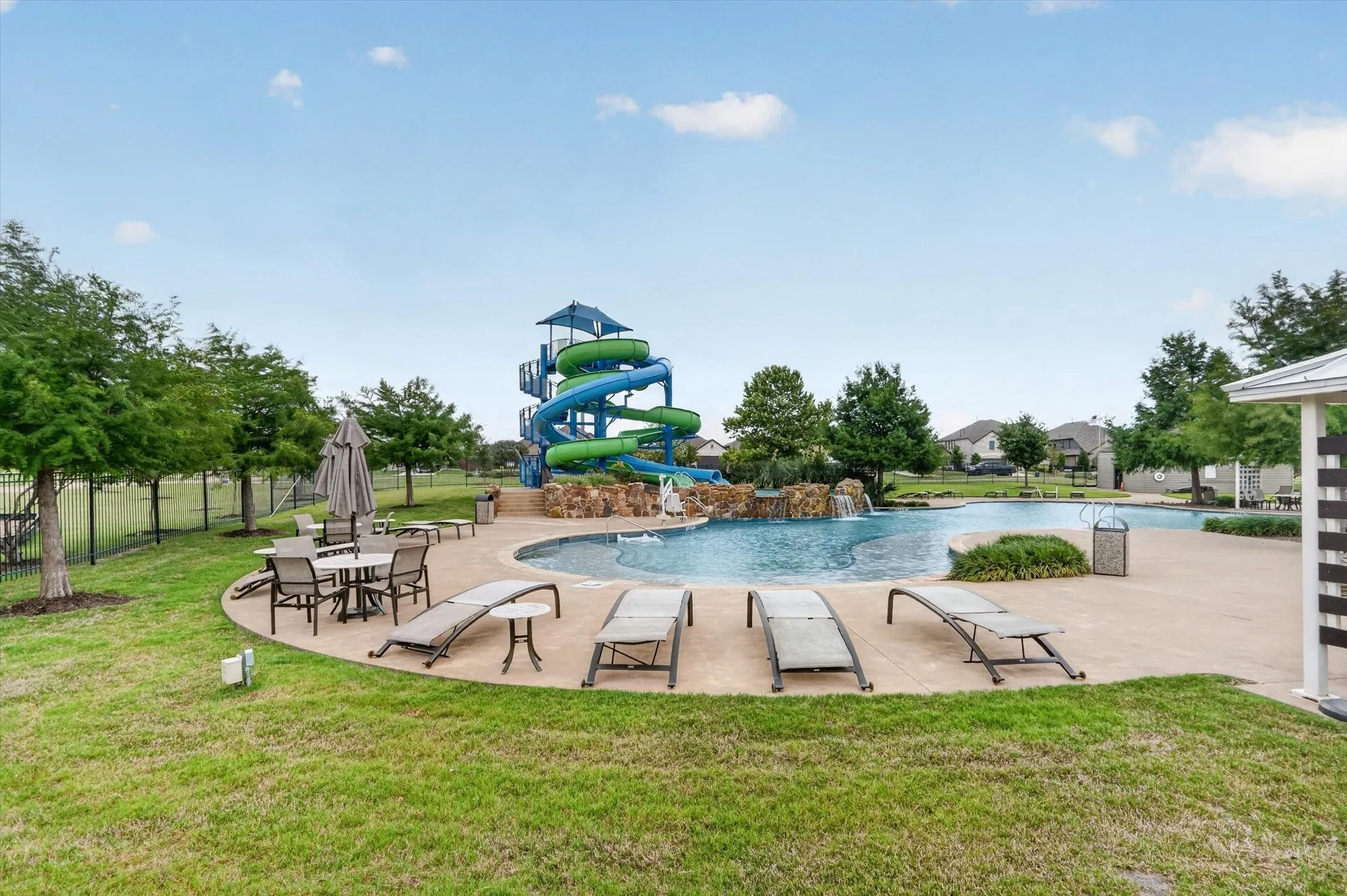 Single Family Residence For Sale in Kaufman County , 4027 Bighorn Drive, Heartland, Texas 75126, 3 Bedroom, 2 Bathroom, 2 Garage spaces, 1,456 Sqft, built in 2019, mls#21371166, Real Estate Agent in Heartland, Homes For Sale in Kaufman county, Homes For Sale in Heartland, Realtor in Heartland Texas, Real Estate Brokerage Independent Realty Texas, Luminita Cordes Realtor