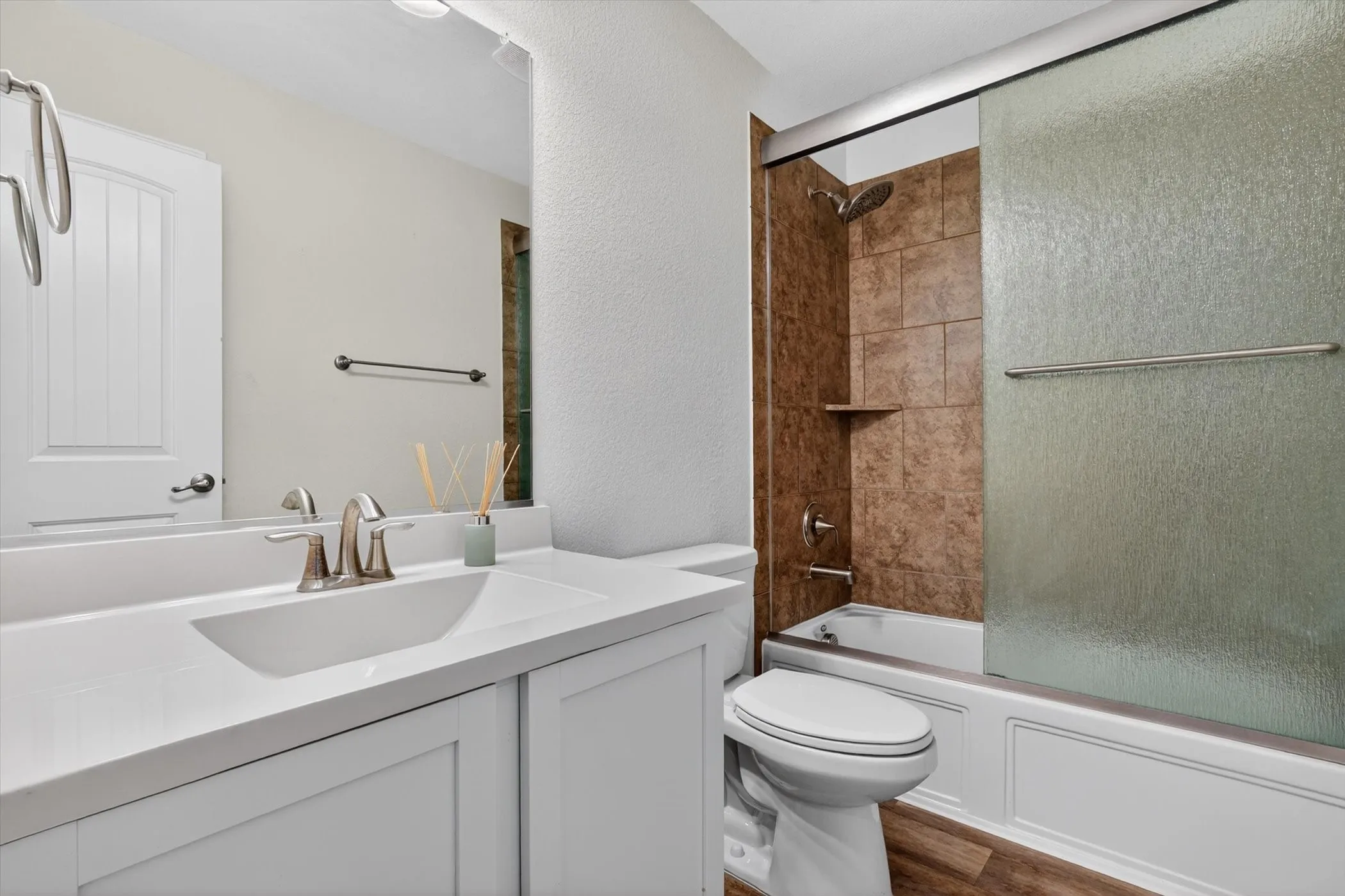 Single Family Residence For Sale in Kaufman County , 4027 Bighorn Drive, Heartland, Texas 75126, 3 Bedroom, 2 Bathroom, 2 Garage spaces, 1,456 Sqft, built in 2019, mls#21371166, Real Estate Agent in Heartland, Homes For Sale in Kaufman county, Homes For Sale in Heartland, Realtor in Heartland Texas, Real Estate Brokerage Independent Realty Texas, Luminita Cordes Realtor