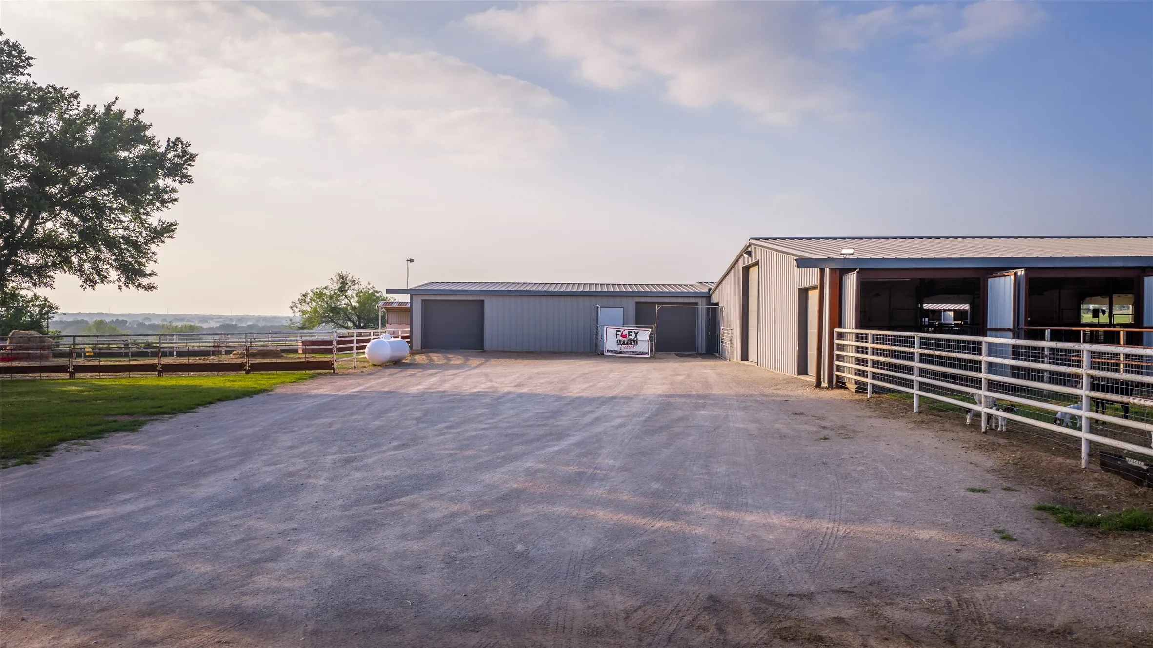 Apartment For Sale in Erath County , 24183-B S US 281, Hico, Texas 76457, 4 Bedroom, 3 Bathroom, Garage spaces, 2,160 Sqft, built in 1999, mls#21367060, Real Estate Agent in Hico, Homes For Sale in Erath county, Homes For Sale in Hico, Realtor in Hico Texas, Real Estate Brokerage Independent Realty Texas, Luminita Cordes Realtor