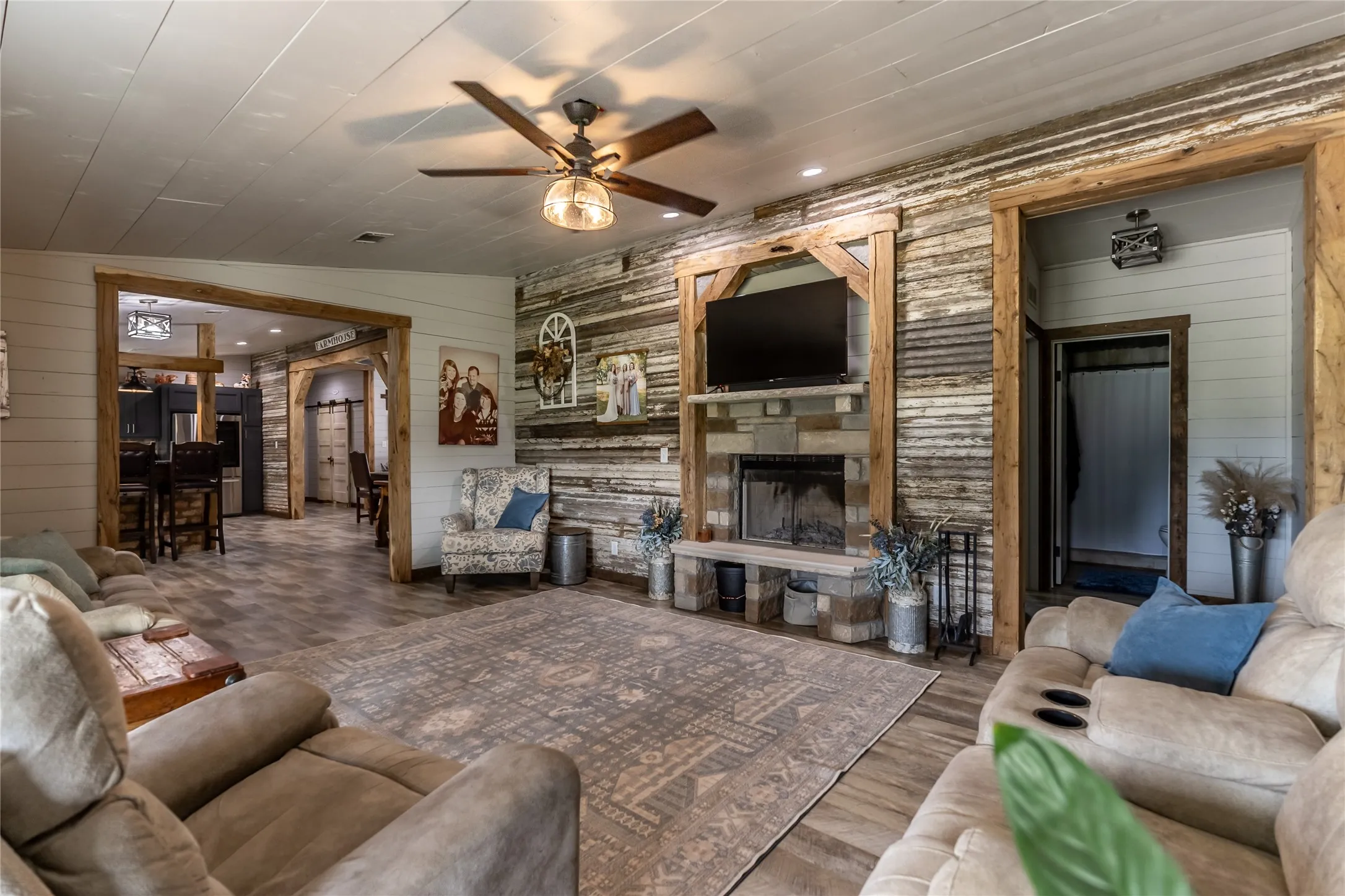 Apartment For Sale in Erath County , 24183-B S US 281, Hico, Texas 76457, 4 Bedroom, 3 Bathroom, Garage spaces, 2,160 Sqft, built in 1999, mls#21367060, Real Estate Agent in Hico, Homes For Sale in Erath county, Homes For Sale in Hico, Realtor in Hico Texas, Real Estate Brokerage Independent Realty Texas, Luminita Cordes Realtor