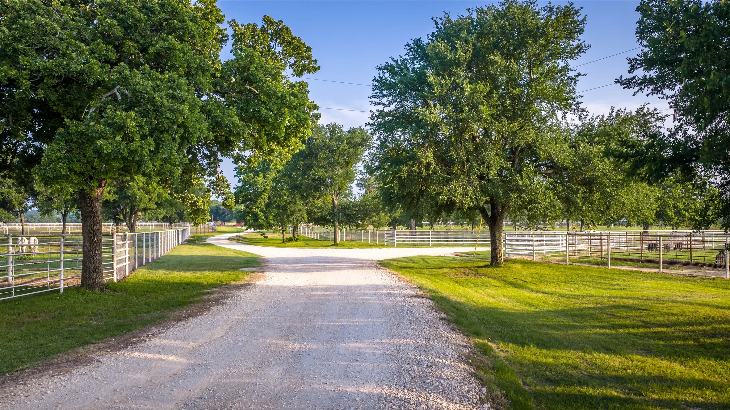 Apartment For Sale in Erath County , 24183-B S US 281, Hico, Texas 76457, 4 Bedroom, 3 Bathroom, Garage spaces, 2,160 Sqft, built in 1999, mls#21367060, Real Estate Agent in Hico, Homes For Sale in Erath county, Homes For Sale in Hico, Realtor in Hico Texas, Real Estate Brokerage Independent Realty Texas, Luminita Cordes Realtor