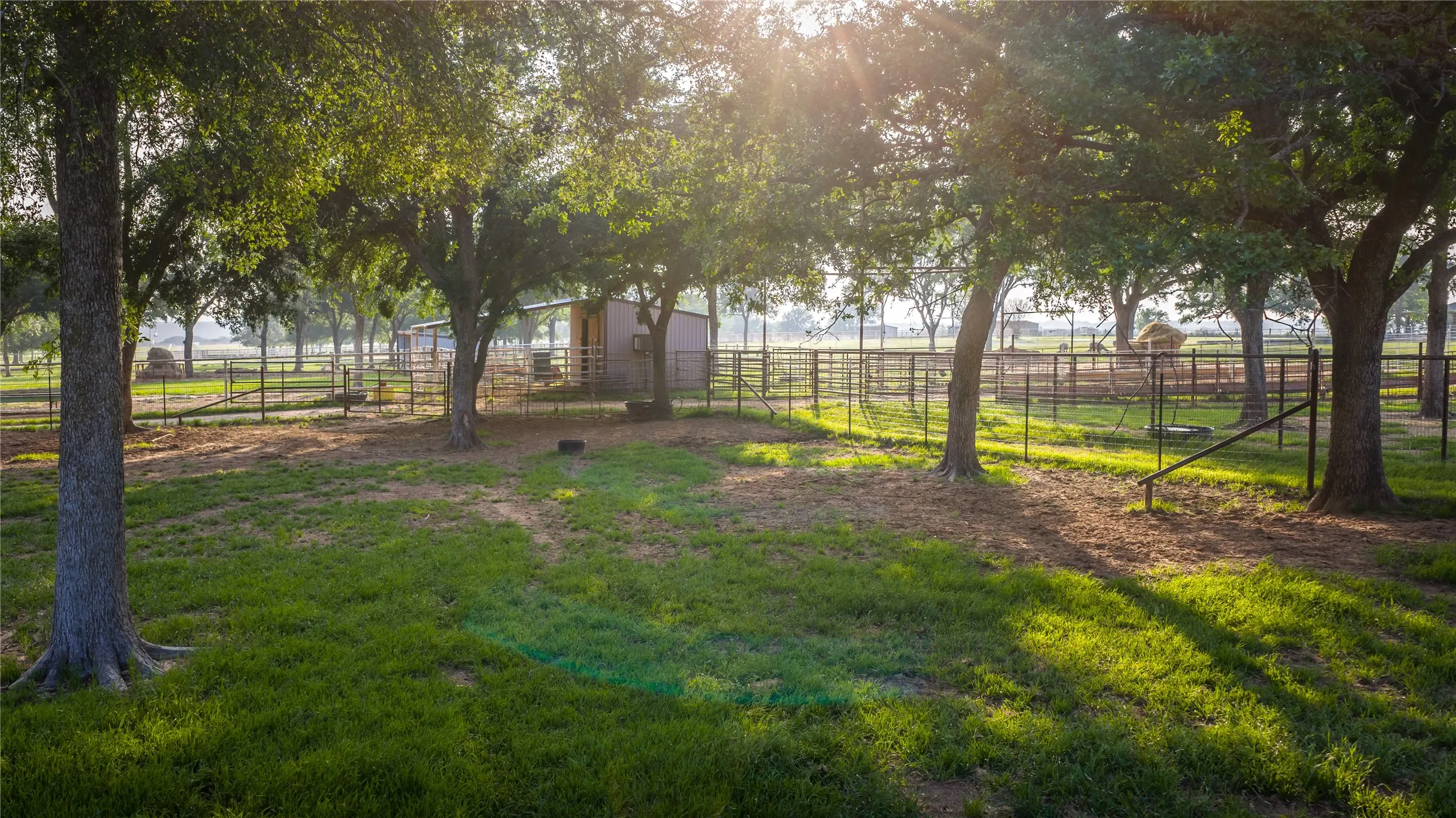 Apartment For Sale in Erath County , 24183-B S US 281, Hico, Texas 76457, 4 Bedroom, 3 Bathroom, Garage spaces, 2,160 Sqft, built in 1999, mls#21367060, Real Estate Agent in Hico, Homes For Sale in Erath county, Homes For Sale in Hico, Realtor in Hico Texas, Real Estate Brokerage Independent Realty Texas, Luminita Cordes Realtor