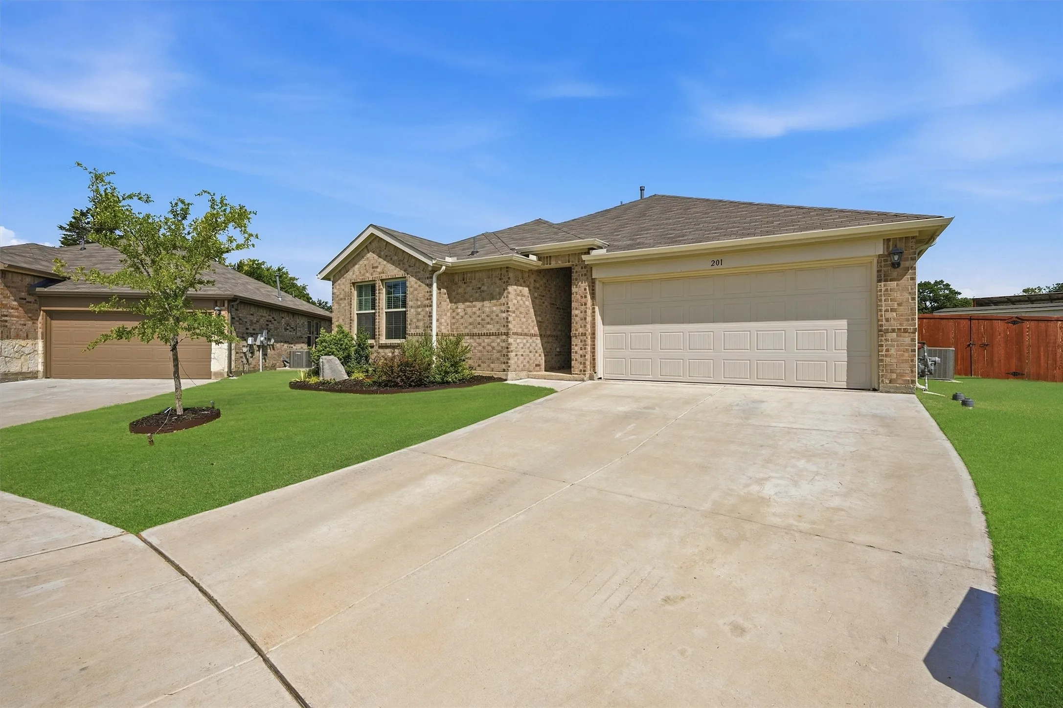 Single Family Residence For Sale in Grayson County , 201 Volunteer Drive, Sherman, Texas 75090, 3 Bedroom, 2 Bathroom, 2 Garage spaces, 1,266 Sqft, built in 2024, mls#21355529, Real Estate Agent in Sherman, Homes For Sale in Grayson county, Homes For Sale in Sherman, Realtor in Sherman Texas, Real Estate Brokerage Independent Realty Texas, Luminita Cordes Realtor