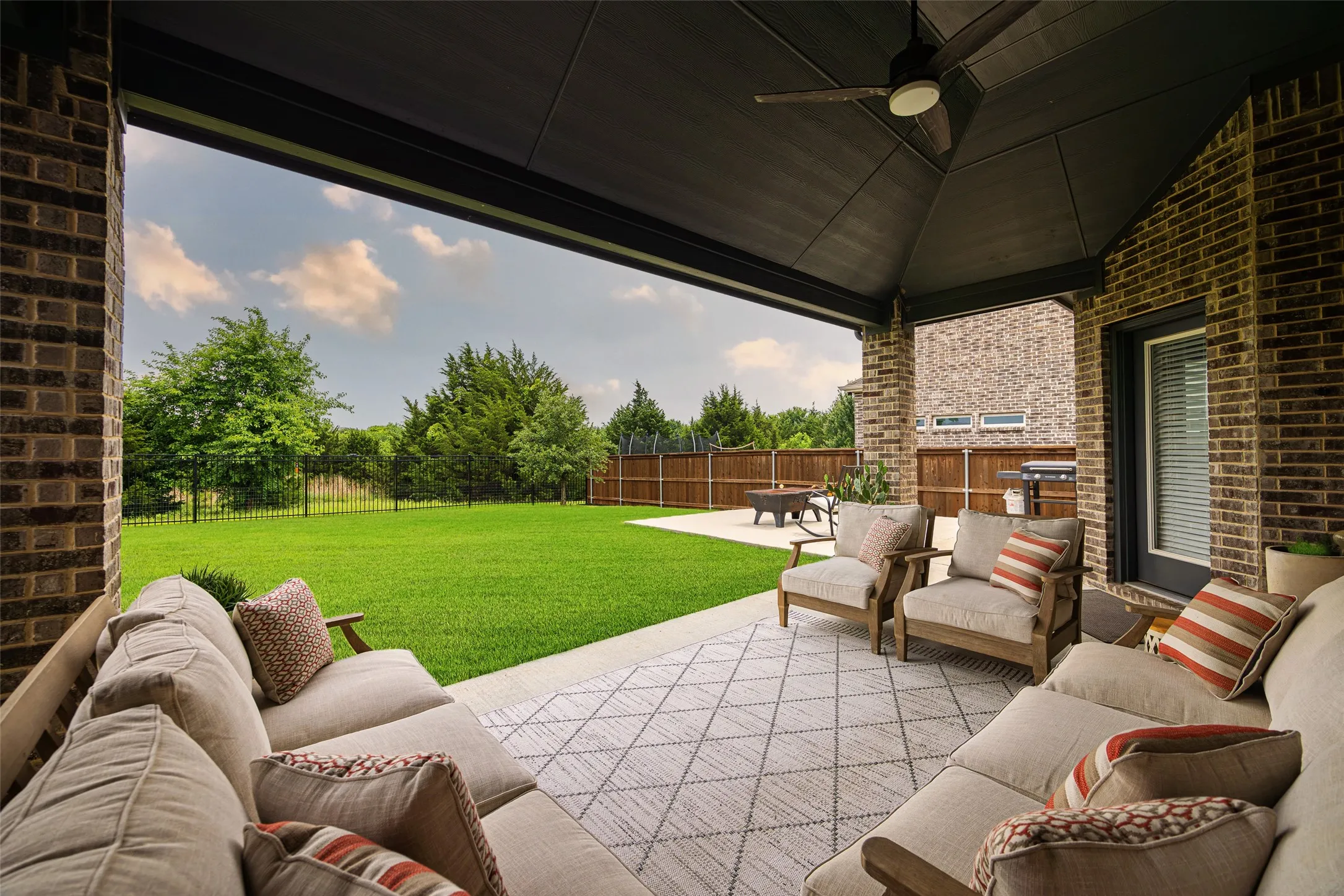 Single Family Residence For Sale in Collin County , 1528 Grace Lane, Wylie, Texas 75098, 5 Bedroom, 4 Bathroom, 2 Garage spaces, 3,963 Sqft, built in 2020, mls#21370457, Real Estate Agent in Wylie, Homes For Sale in Collin county, Homes For Sale in Wylie, Realtor in Wylie Texas, Real Estate Brokerage Independent Realty Texas, Luminita Cordes Realtor